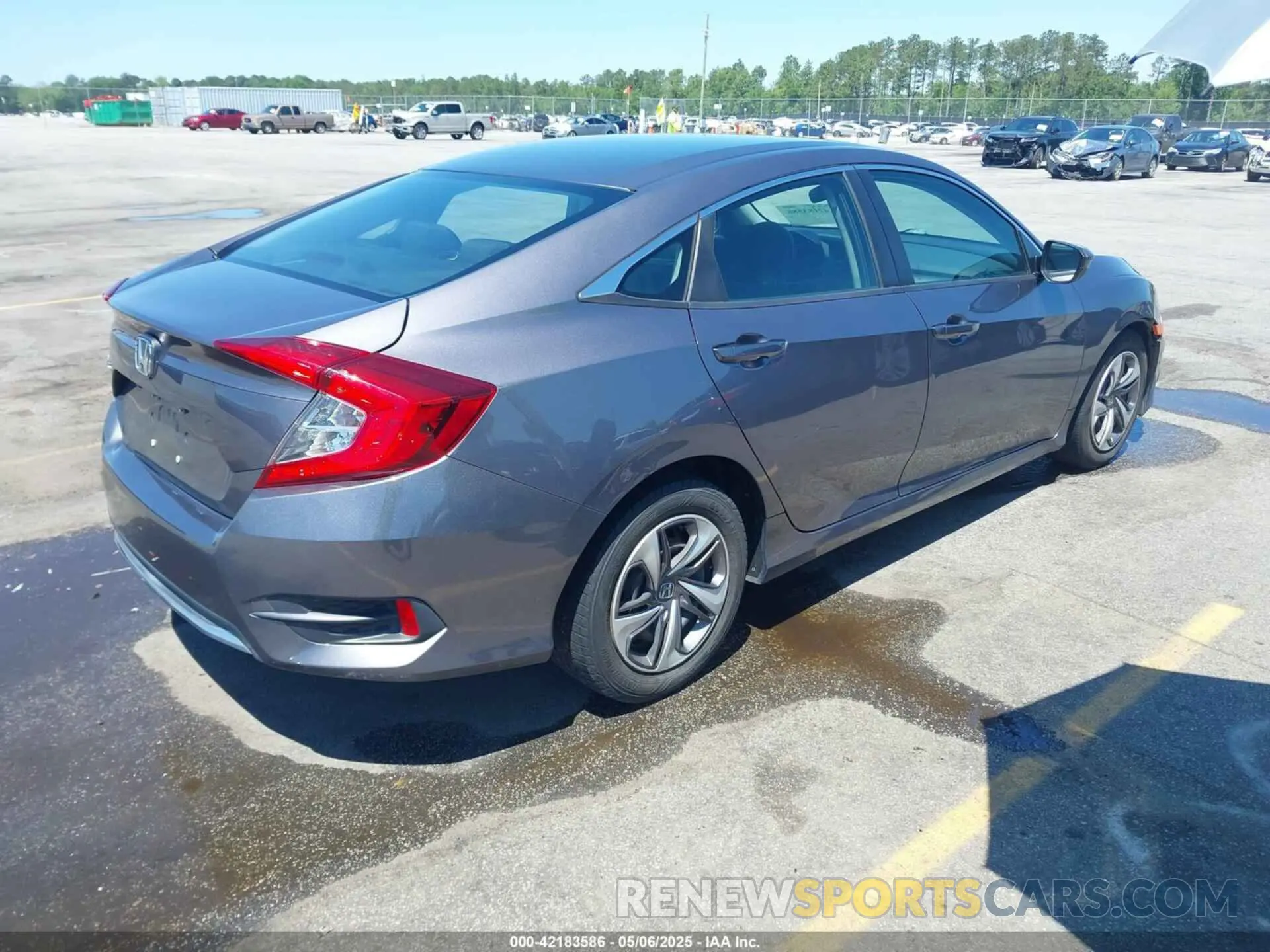 4 Photograph of a damaged car 19XFC2F62KE010340 HONDA CIVIC 2019