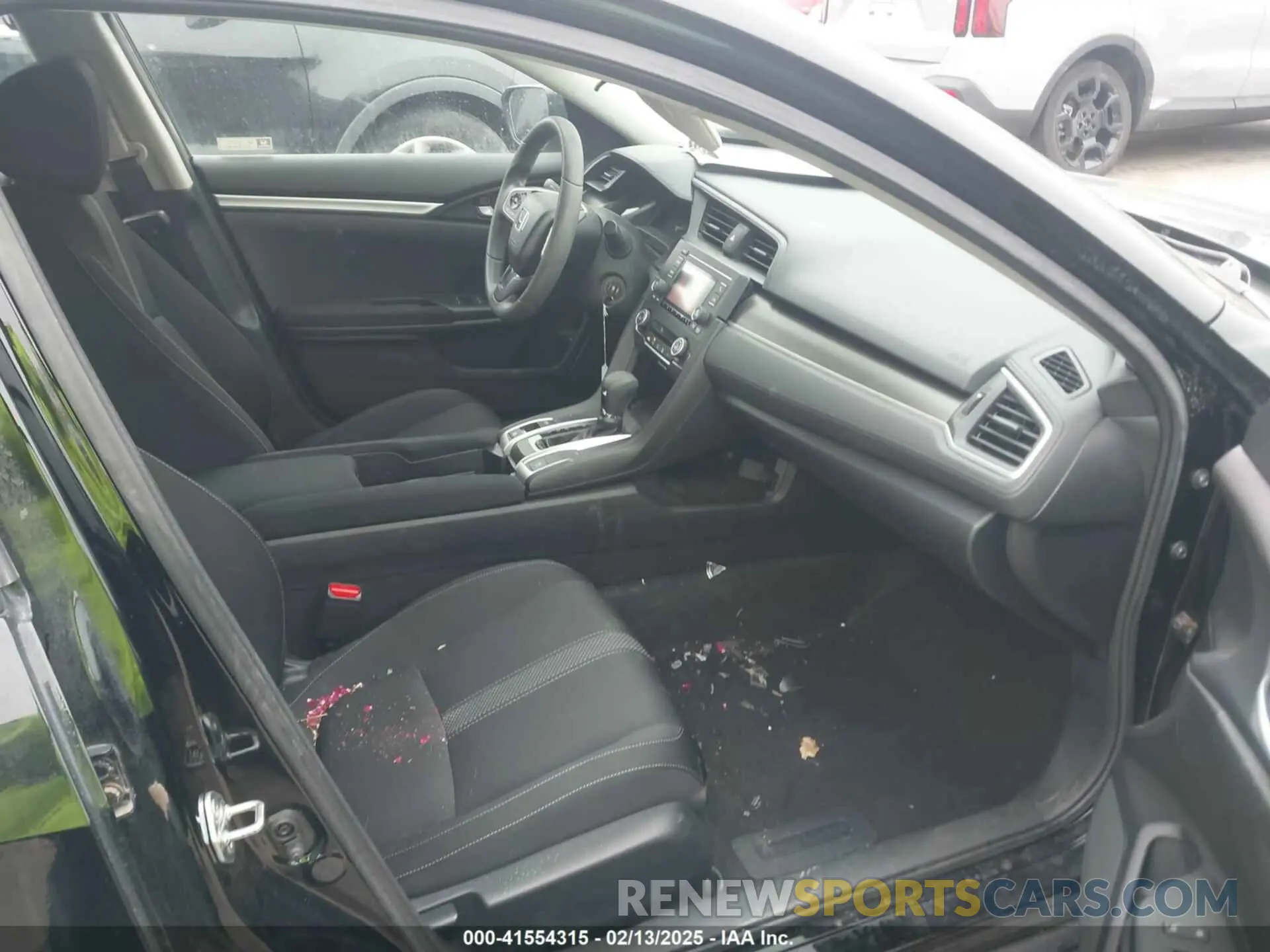 5 Photograph of a damaged car 19XFC2F62KE010550 HONDA CIVIC 2019