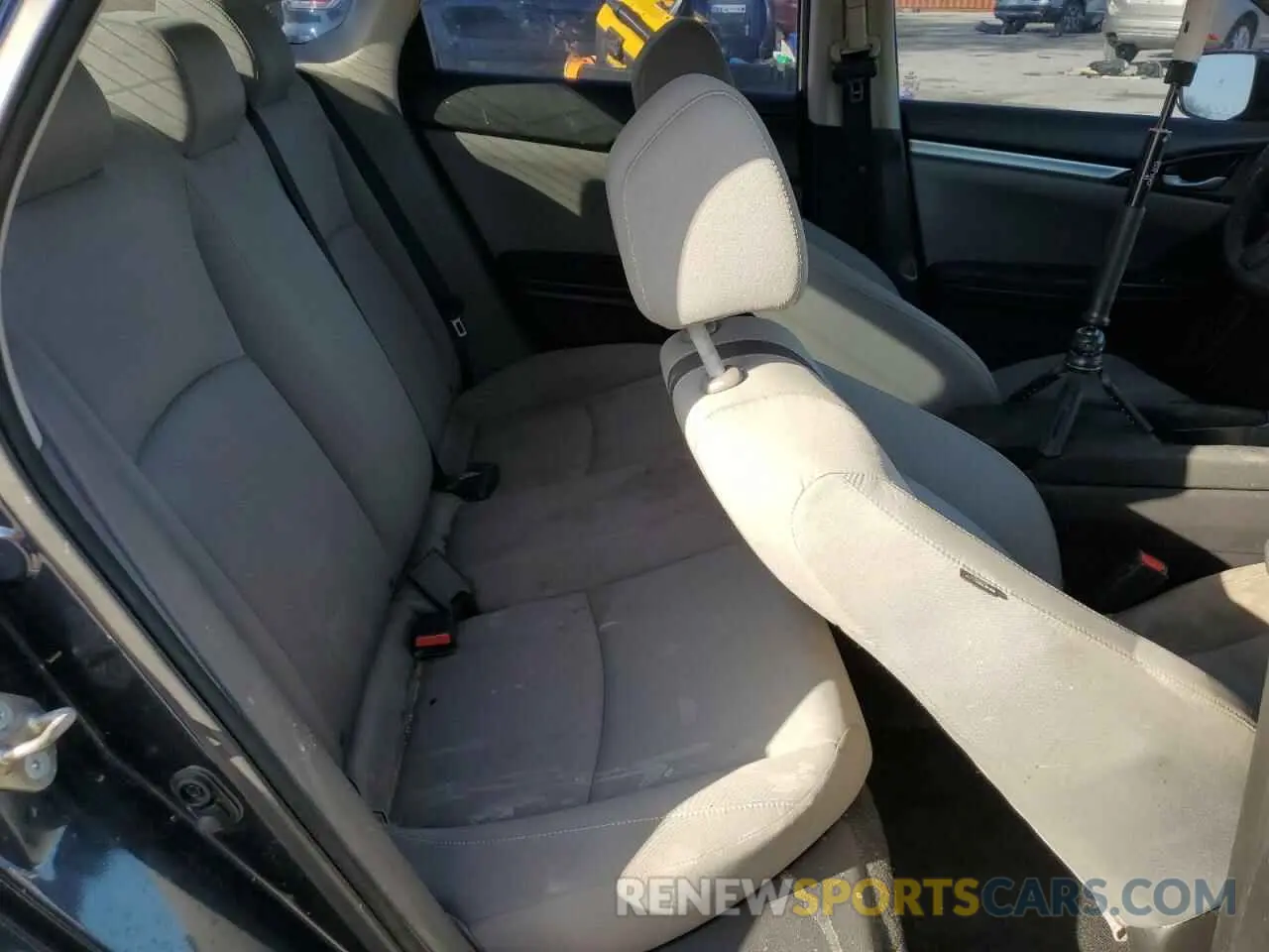11 Photograph of a damaged car 19XFC2F62KE015070 HONDA CIVIC 2019