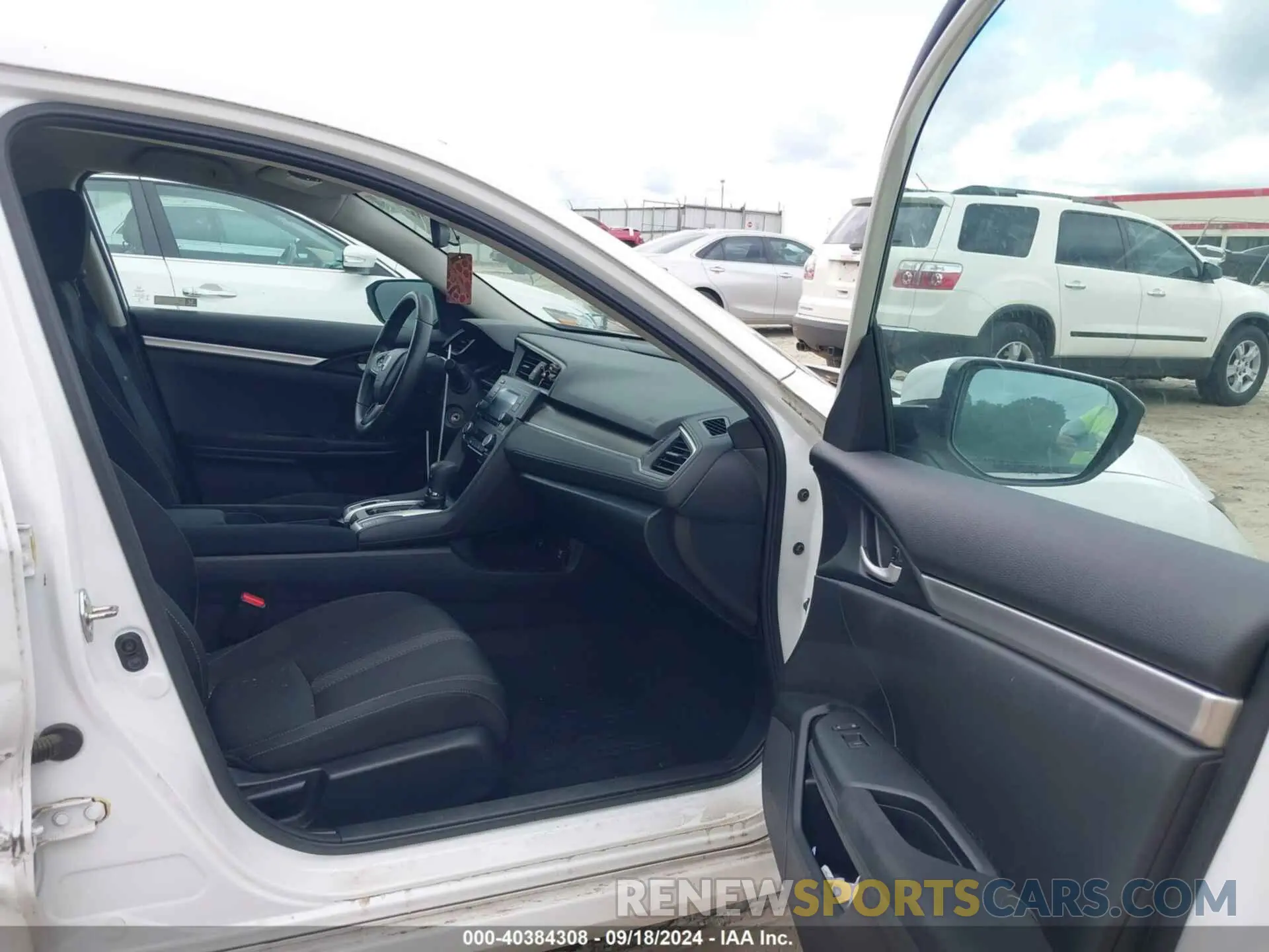 5 Photograph of a damaged car 19XFC2F62KE022570 HONDA CIVIC 2019