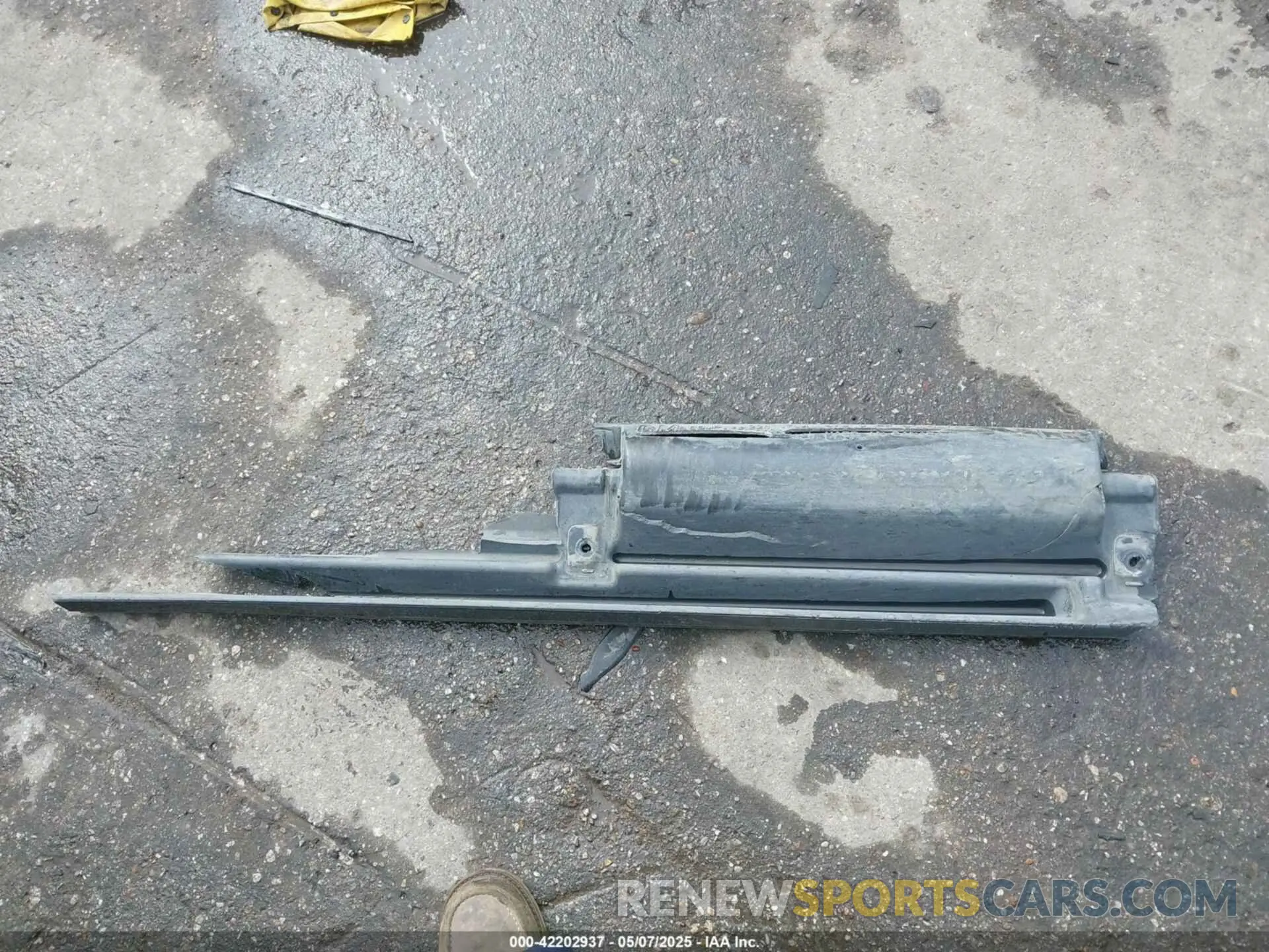 12 Photograph of a damaged car 19XFC2F62KE034797 HONDA CIVIC 2019