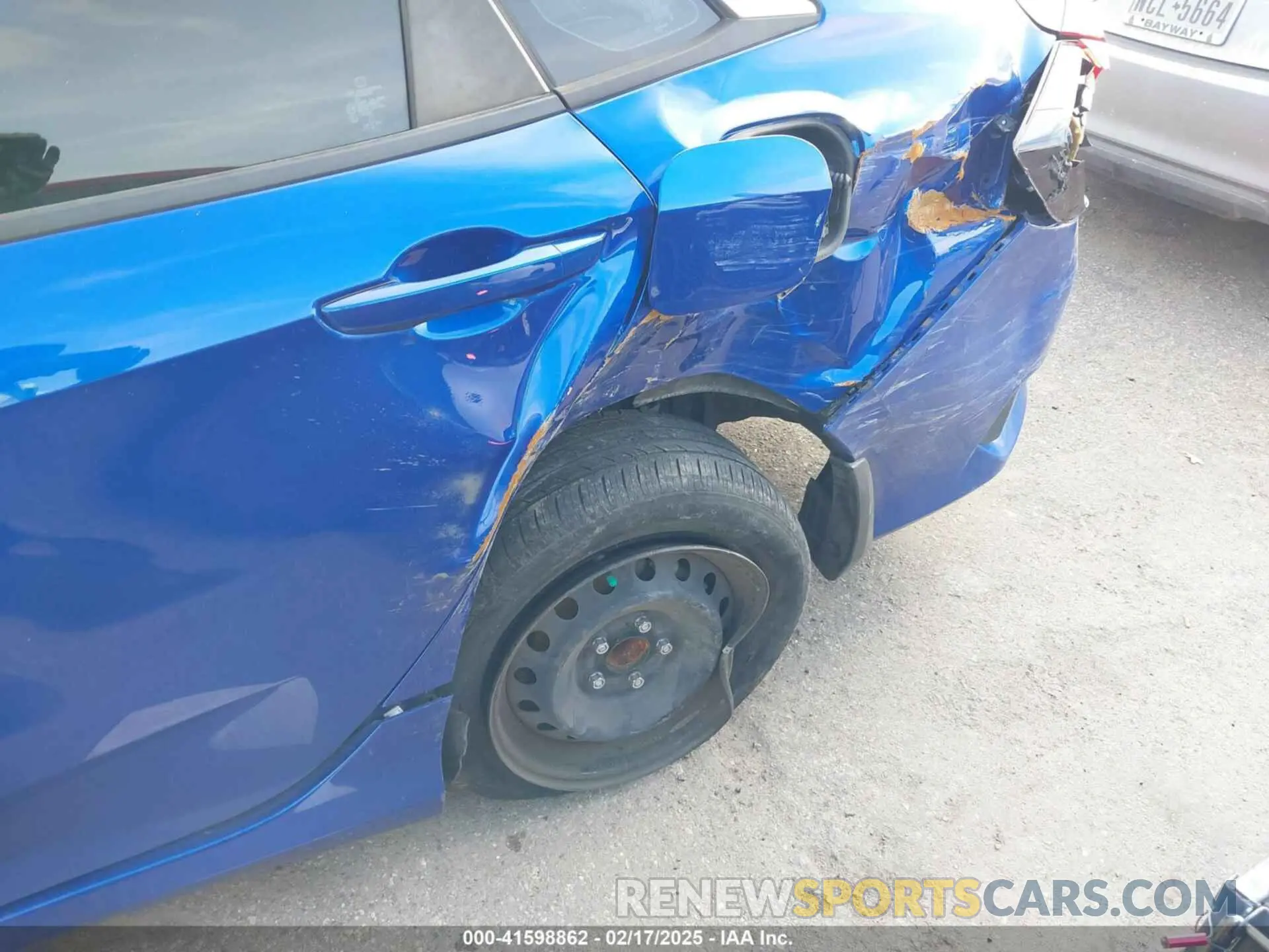 6 Photograph of a damaged car 19XFC2F62KE035111 HONDA CIVIC 2019