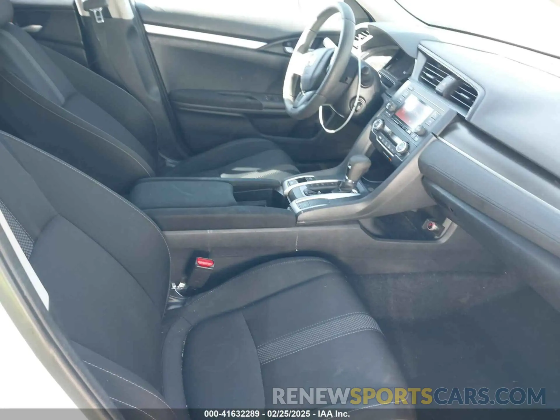5 Photograph of a damaged car 19XFC2F62KE035433 HONDA CIVIC 2019