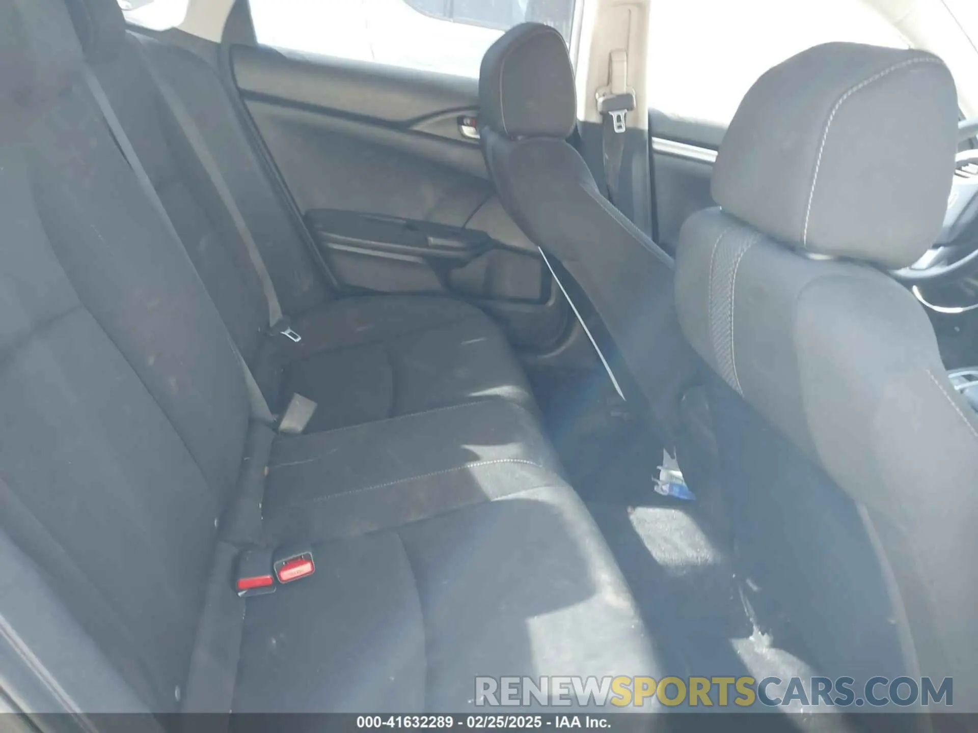 8 Photograph of a damaged car 19XFC2F62KE035433 HONDA CIVIC 2019