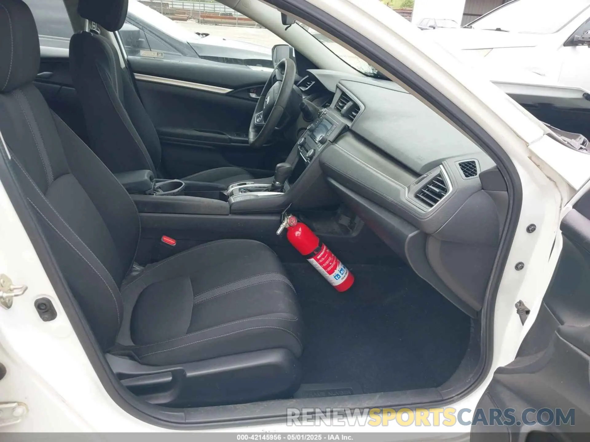 5 Photograph of a damaged car 19XFC2F62KE035822 HONDA CIVIC 2019
