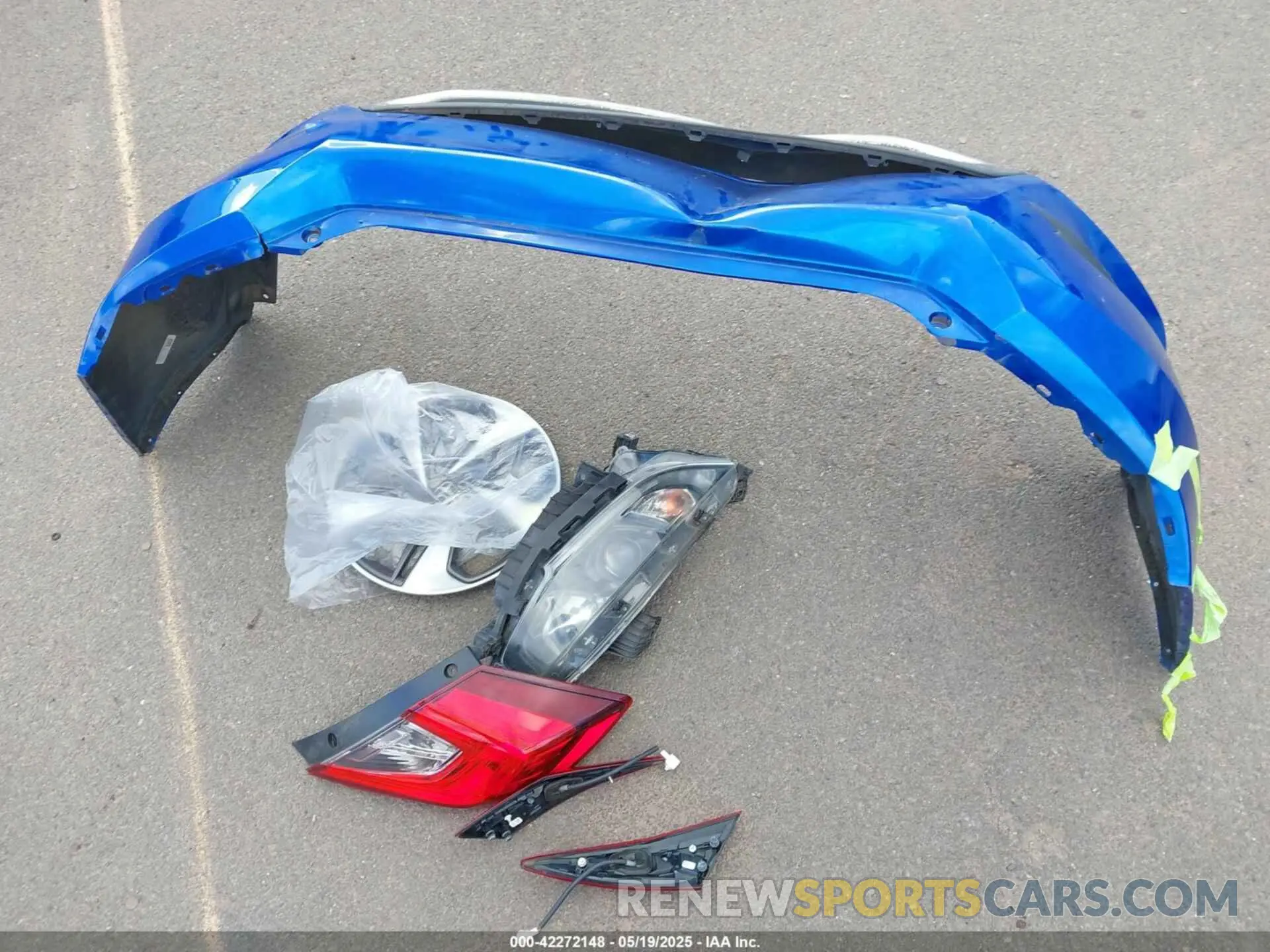 12 Photograph of a damaged car 19XFC2F63KE035117 HONDA CIVIC 2019