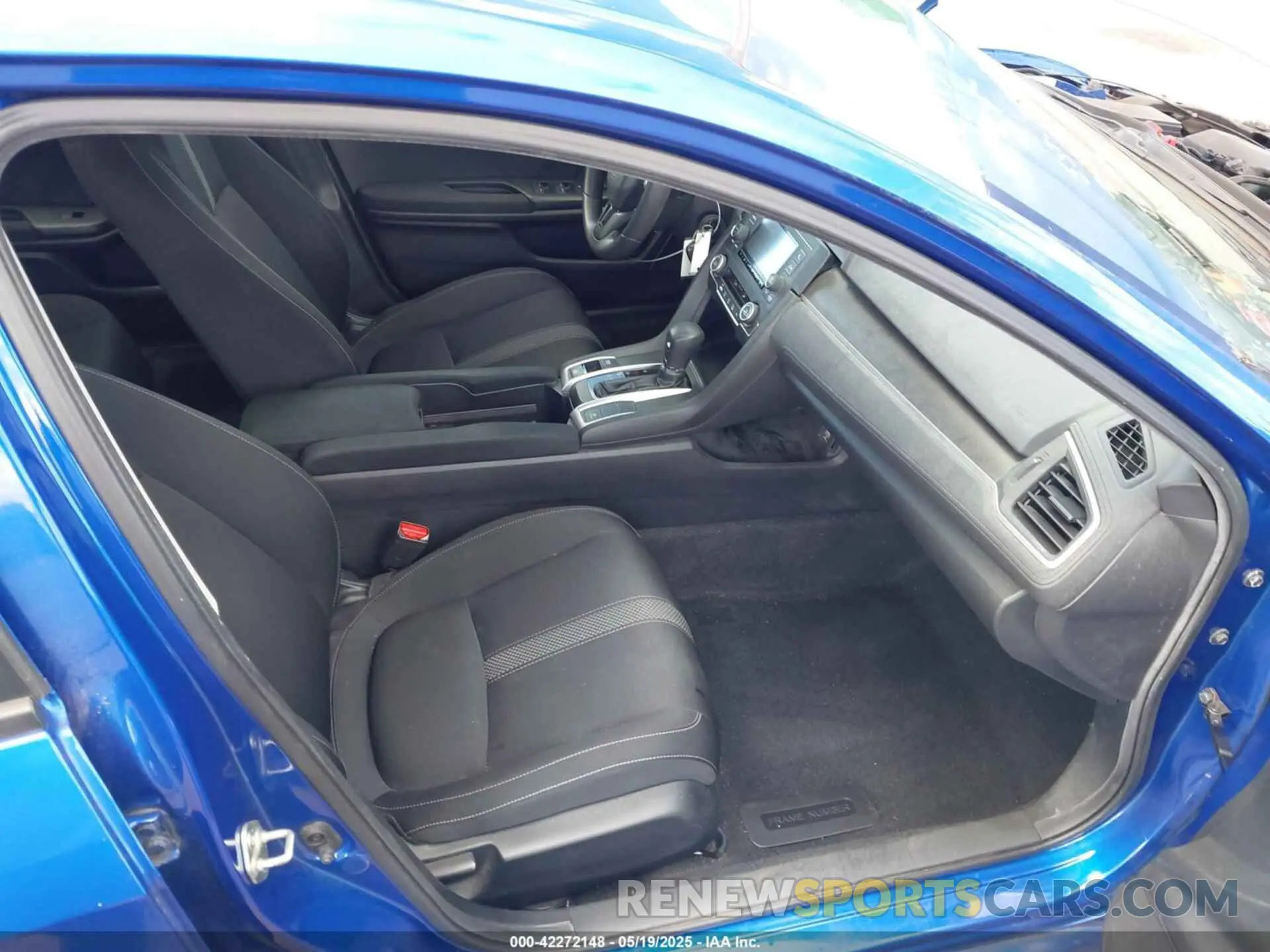 5 Photograph of a damaged car 19XFC2F63KE035117 HONDA CIVIC 2019