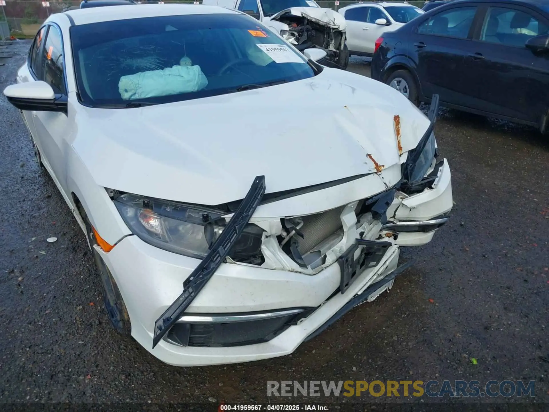 17 Photograph of a damaged car 19XFC2F63KE208733 HONDA CIVIC 2019