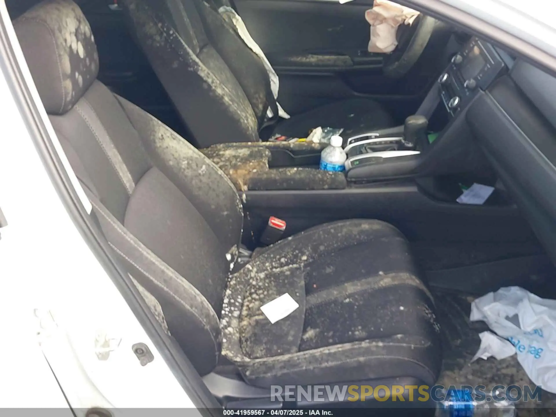 18 Photograph of a damaged car 19XFC2F63KE208733 HONDA CIVIC 2019