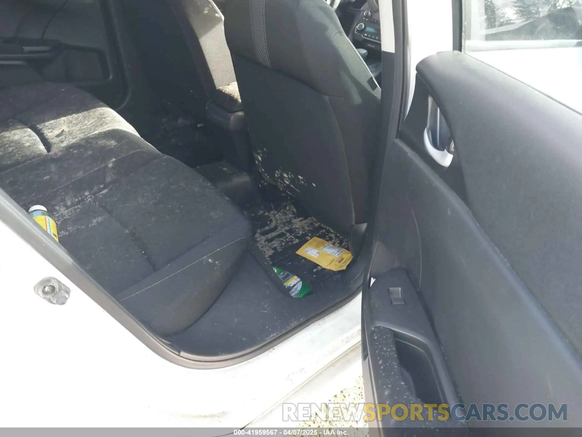 8 Photograph of a damaged car 19XFC2F63KE208733 HONDA CIVIC 2019