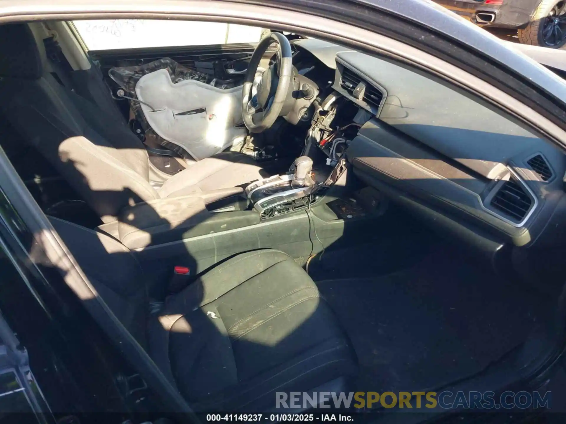 5 Photograph of a damaged car 19XFC2F64KE007102 HONDA CIVIC 2019