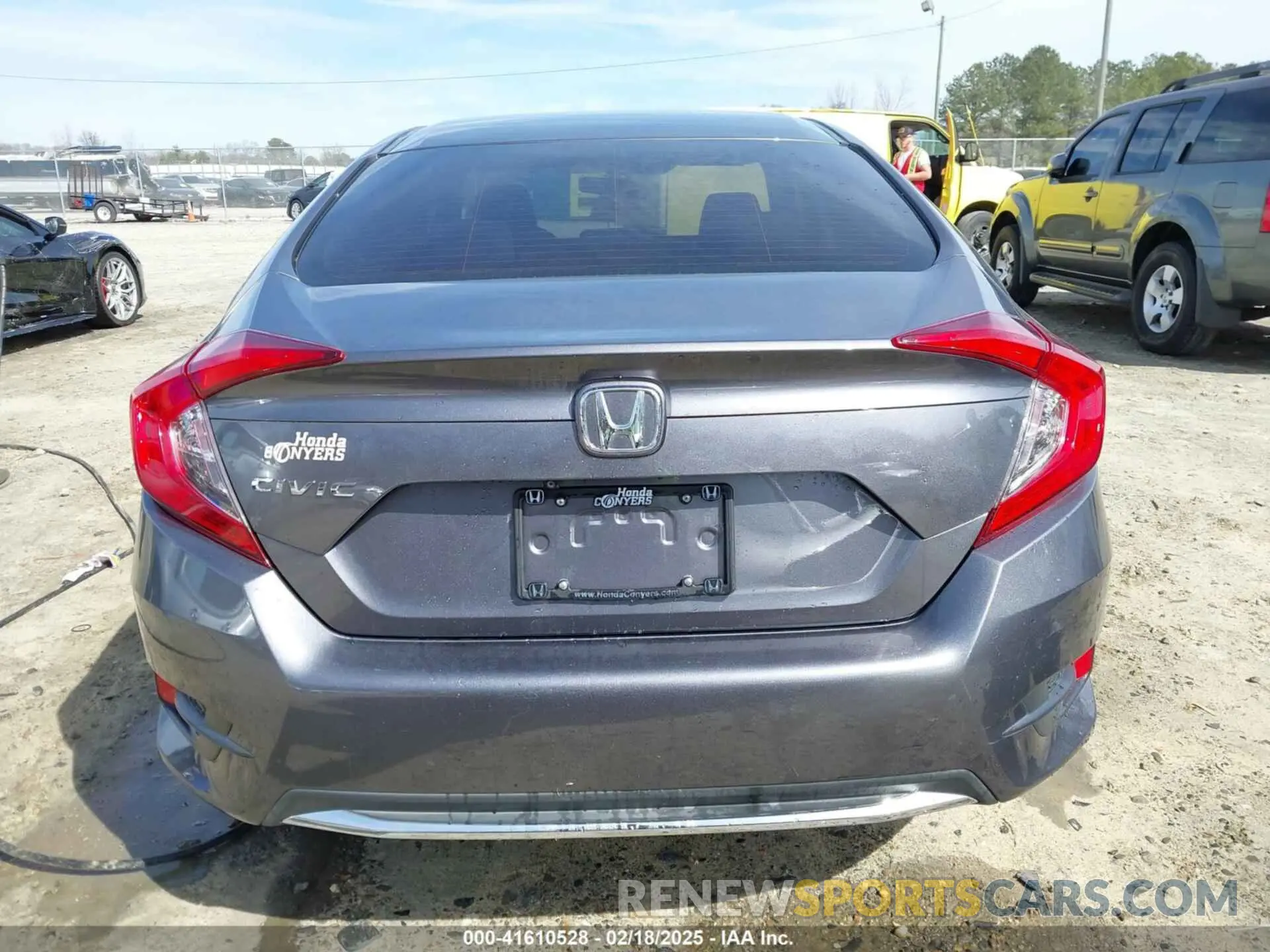 17 Photograph of a damaged car 19XFC2F64KE011246 HONDA CIVIC 2019