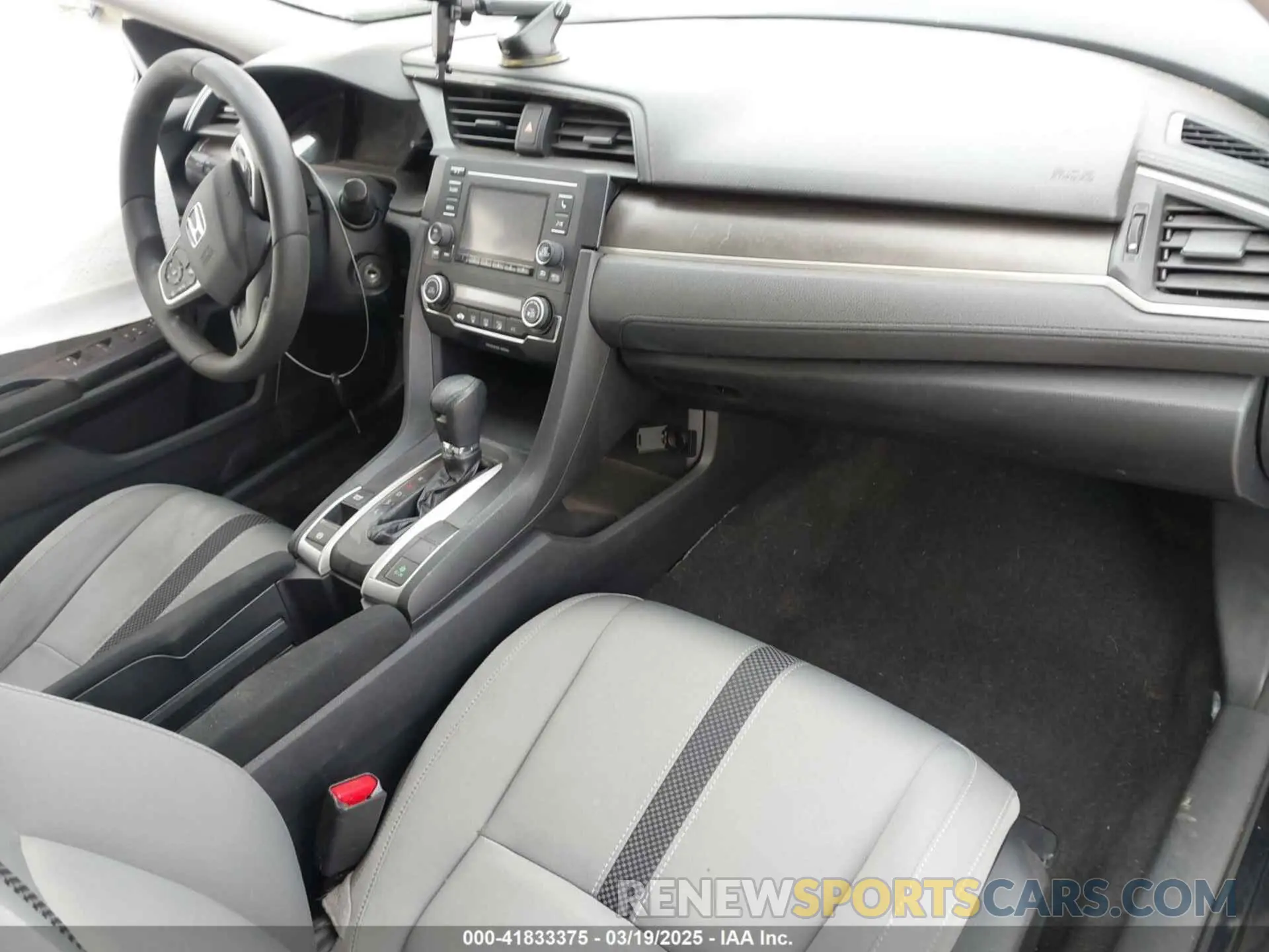 5 Photograph of a damaged car 19XFC2F64KE024272 HONDA CIVIC 2019