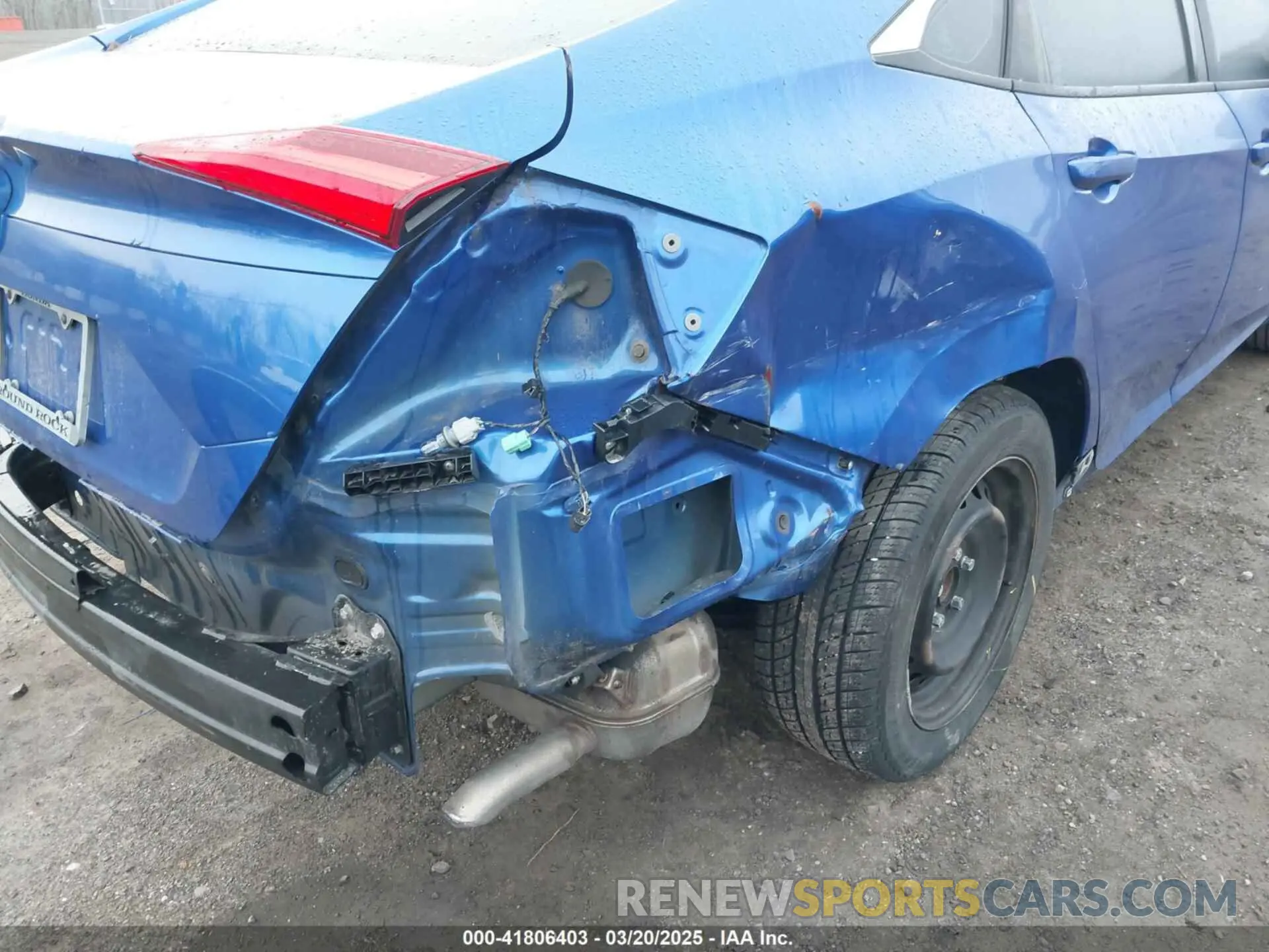 6 Photograph of a damaged car 19XFC2F64KE029682 HONDA CIVIC 2019