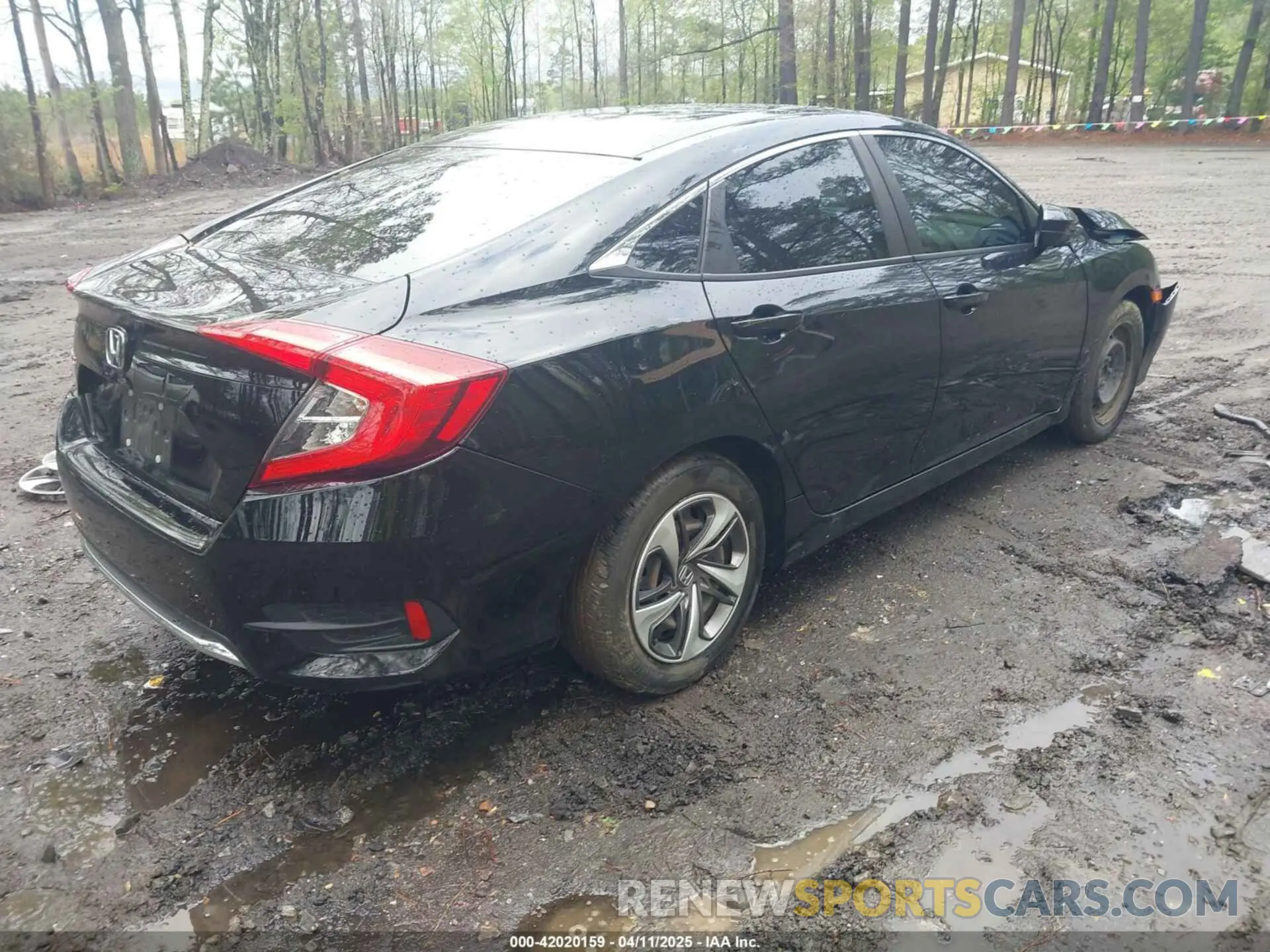 4 Photograph of a damaged car 19XFC2F64KE041024 HONDA CIVIC 2019