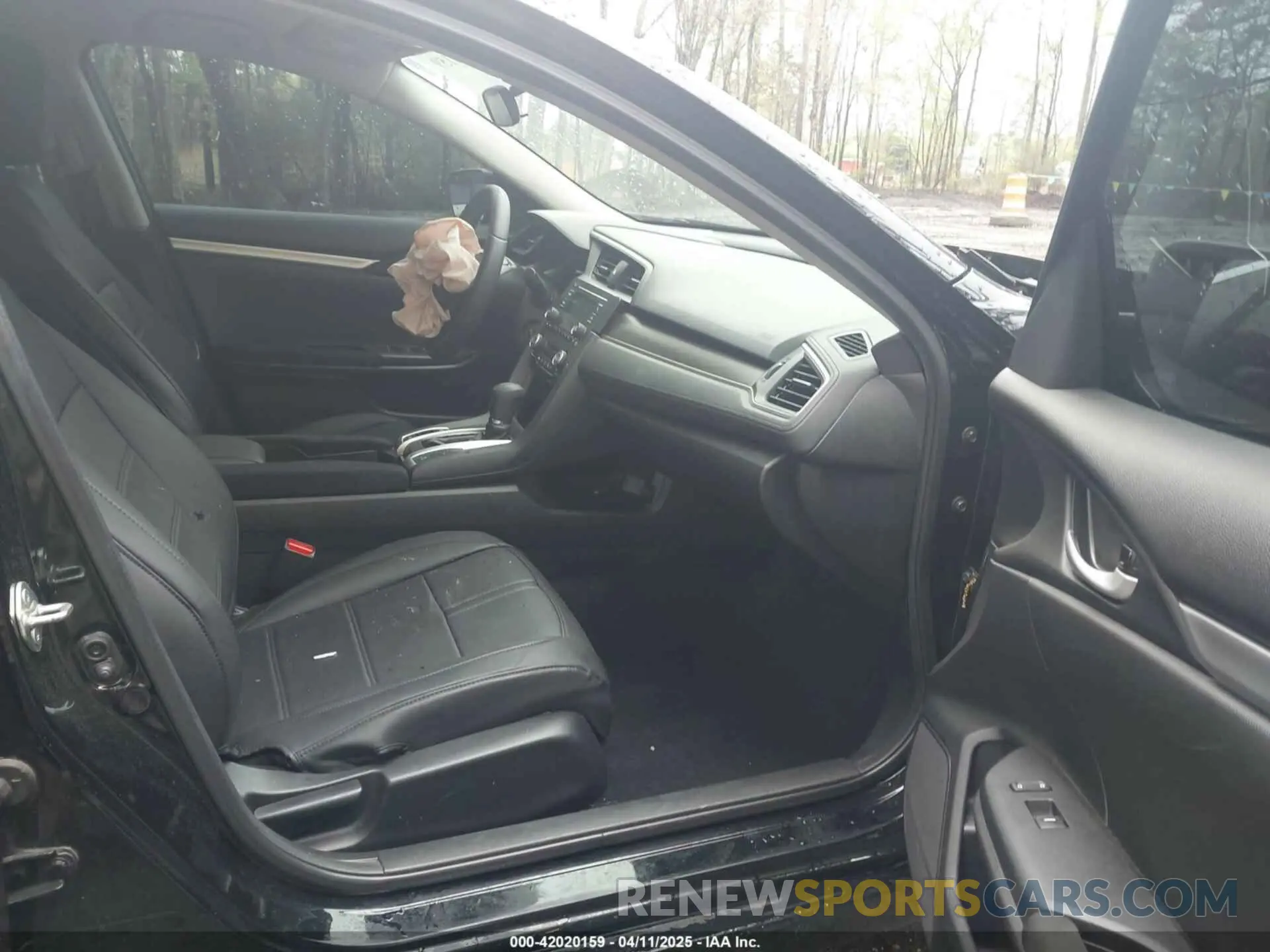 5 Photograph of a damaged car 19XFC2F64KE041024 HONDA CIVIC 2019