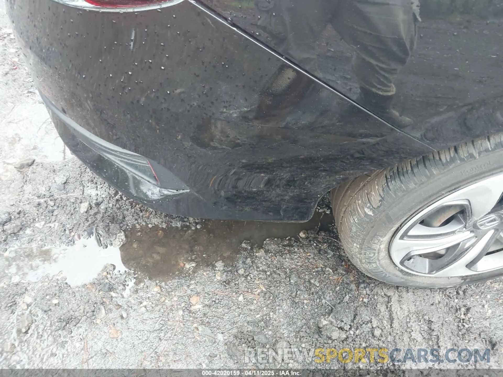 6 Photograph of a damaged car 19XFC2F64KE041024 HONDA CIVIC 2019