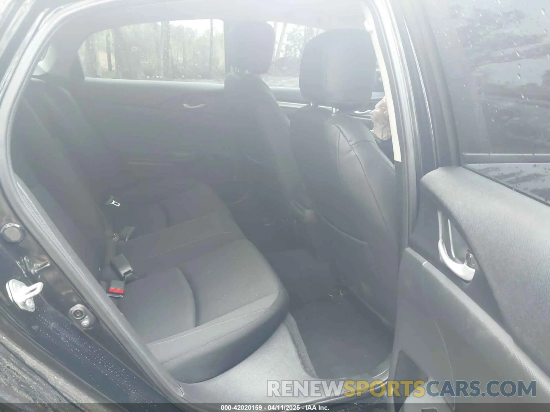 8 Photograph of a damaged car 19XFC2F64KE041024 HONDA CIVIC 2019