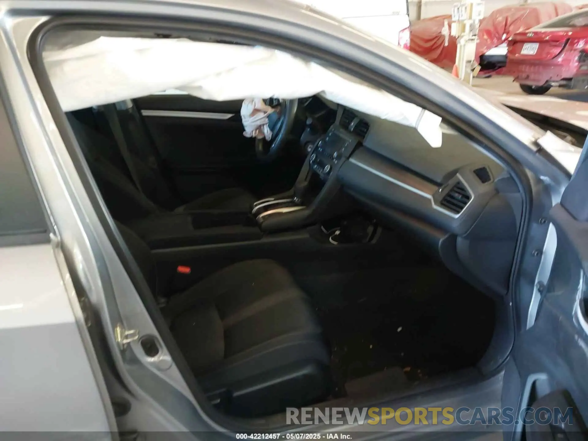 5 Photograph of a damaged car 19XFC2F64KE208210 HONDA CIVIC 2019