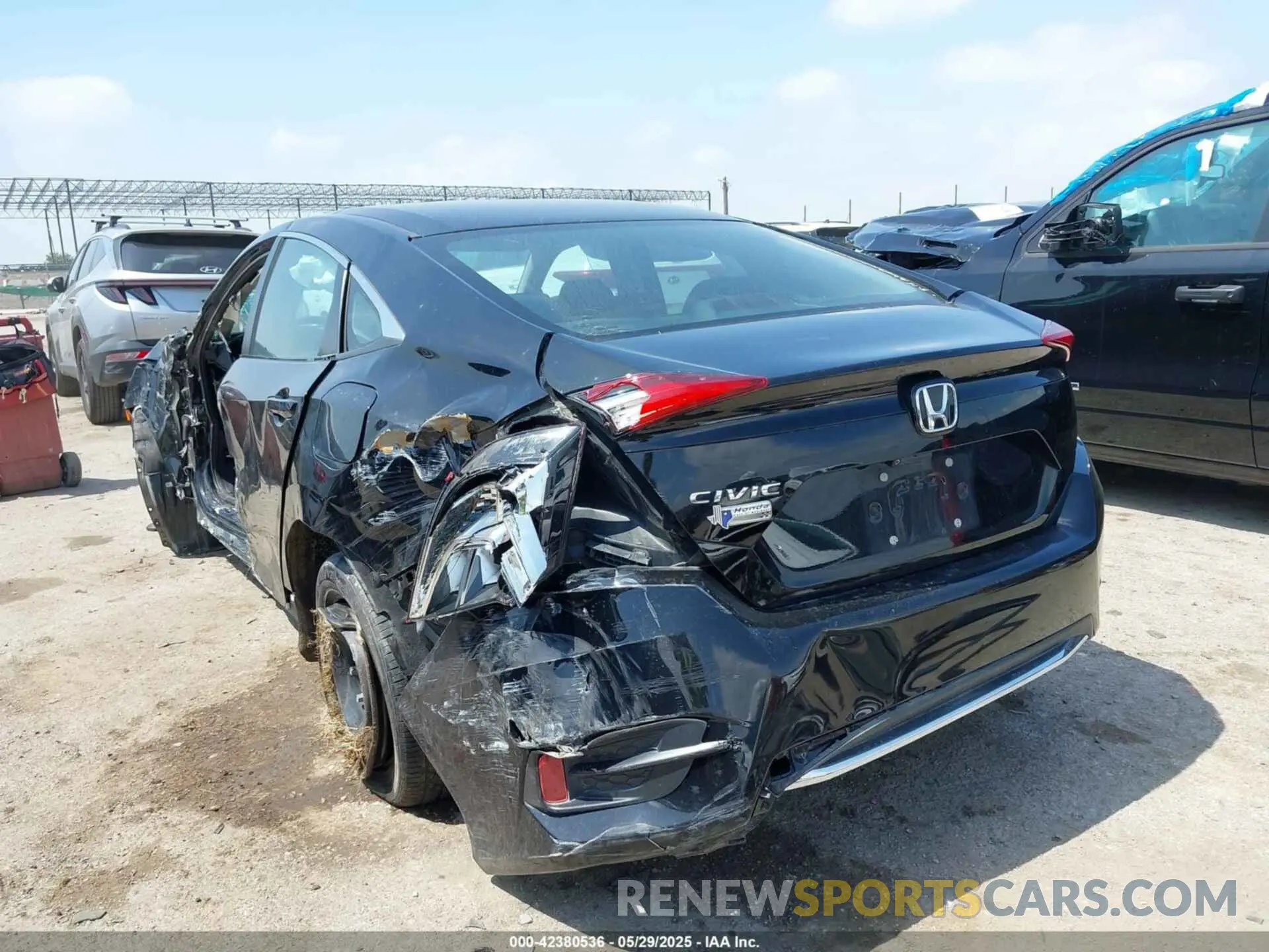 3 Photograph of a damaged car 19XFC2F65KE000658 HONDA CIVIC 2019