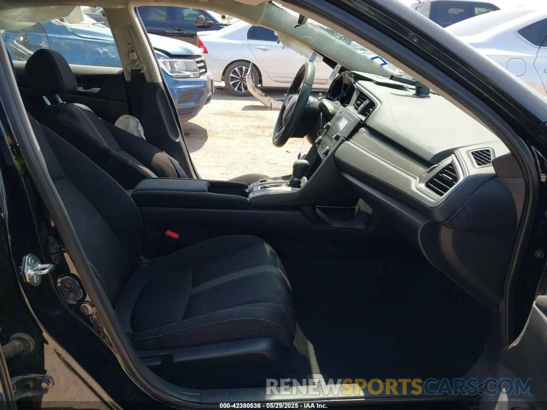 5 Photograph of a damaged car 19XFC2F65KE000658 HONDA CIVIC 2019