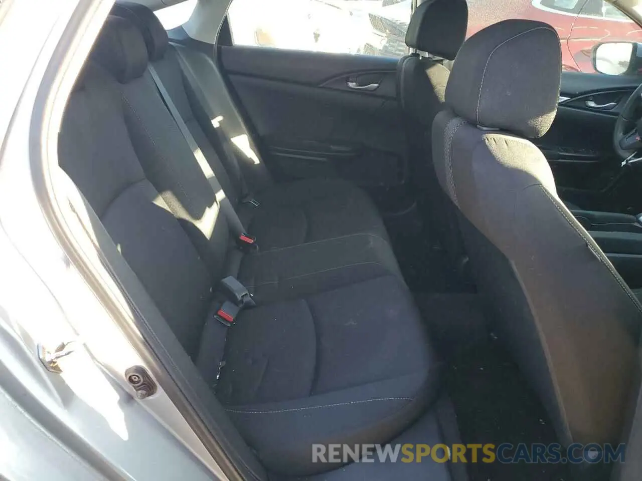 10 Photograph of a damaged car 19XFC2F65KE022661 HONDA CIVIC 2019