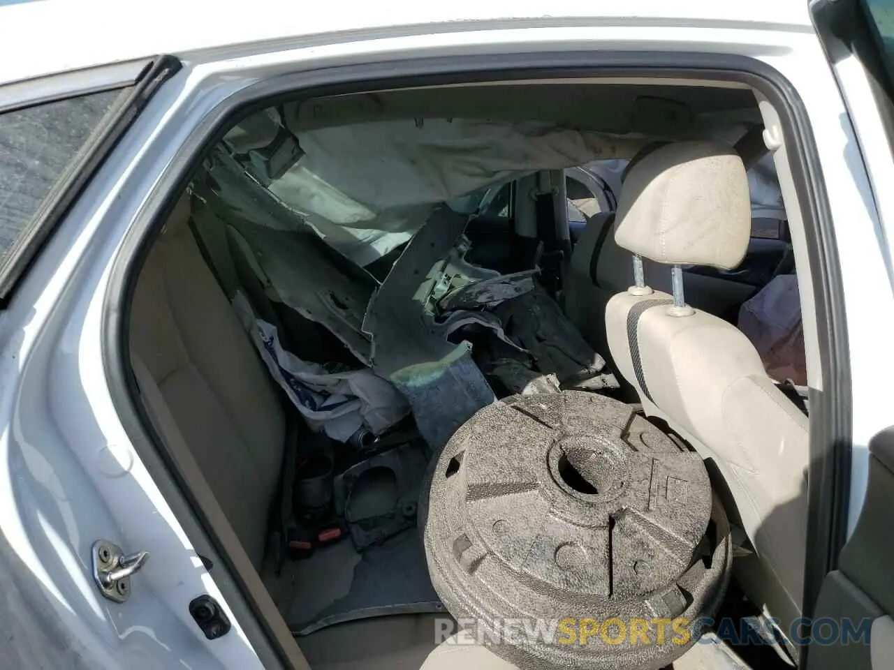 10 Photograph of a damaged car 19XFC2F65KE024801 HONDA CIVIC 2019