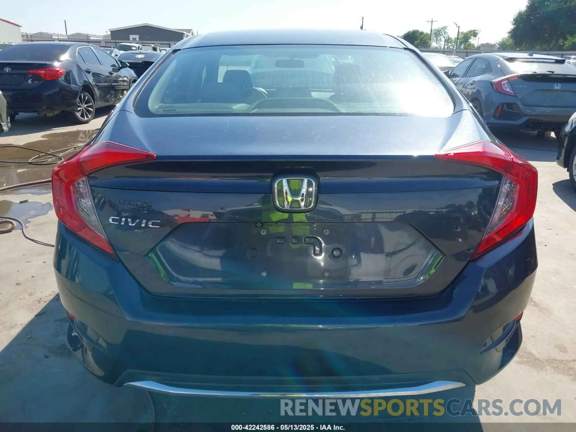 16 Photograph of a damaged car 19XFC2F65KE027701 HONDA CIVIC 2019