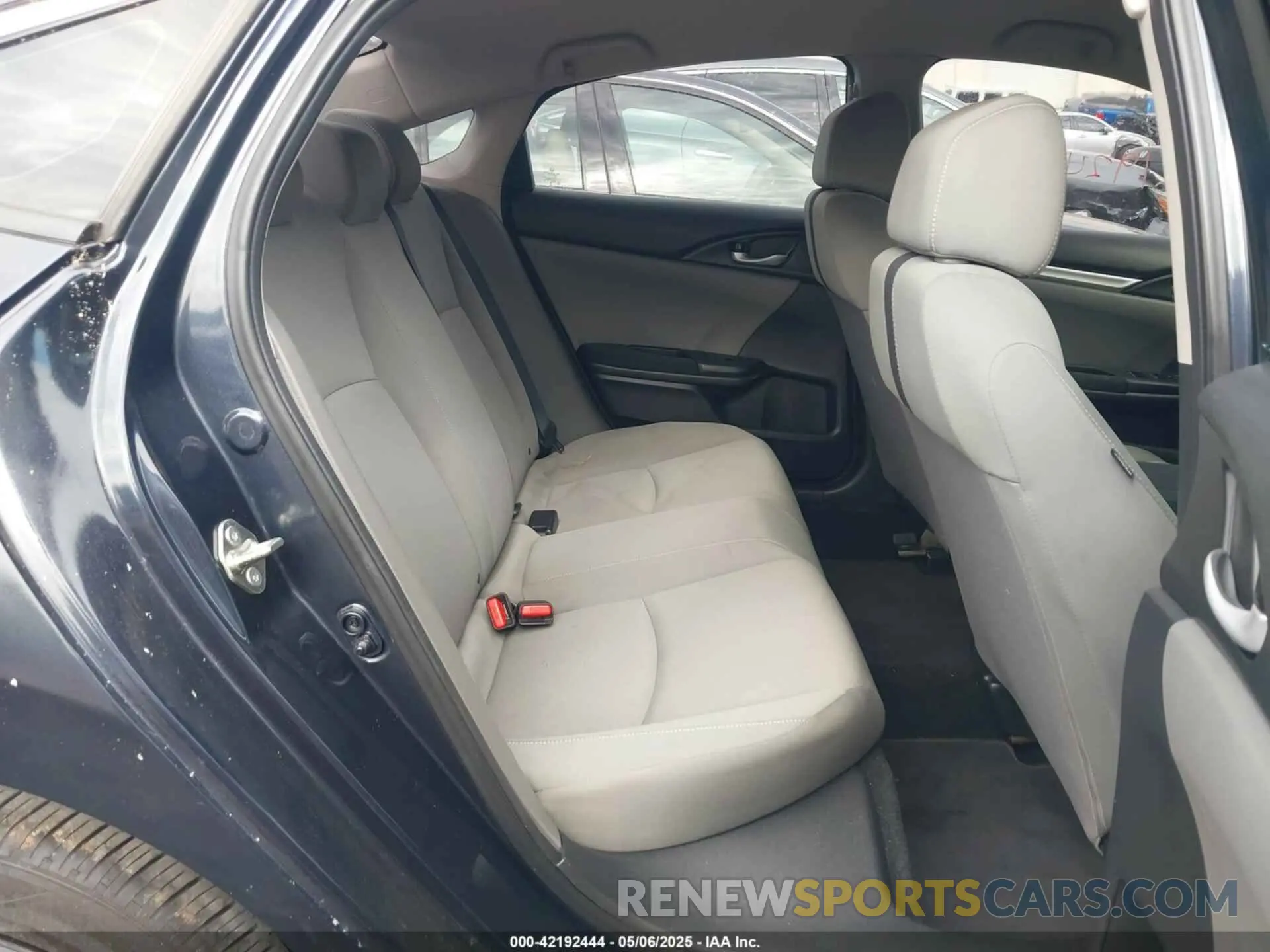 8 Photograph of a damaged car 19XFC2F65KE029884 HONDA CIVIC 2019