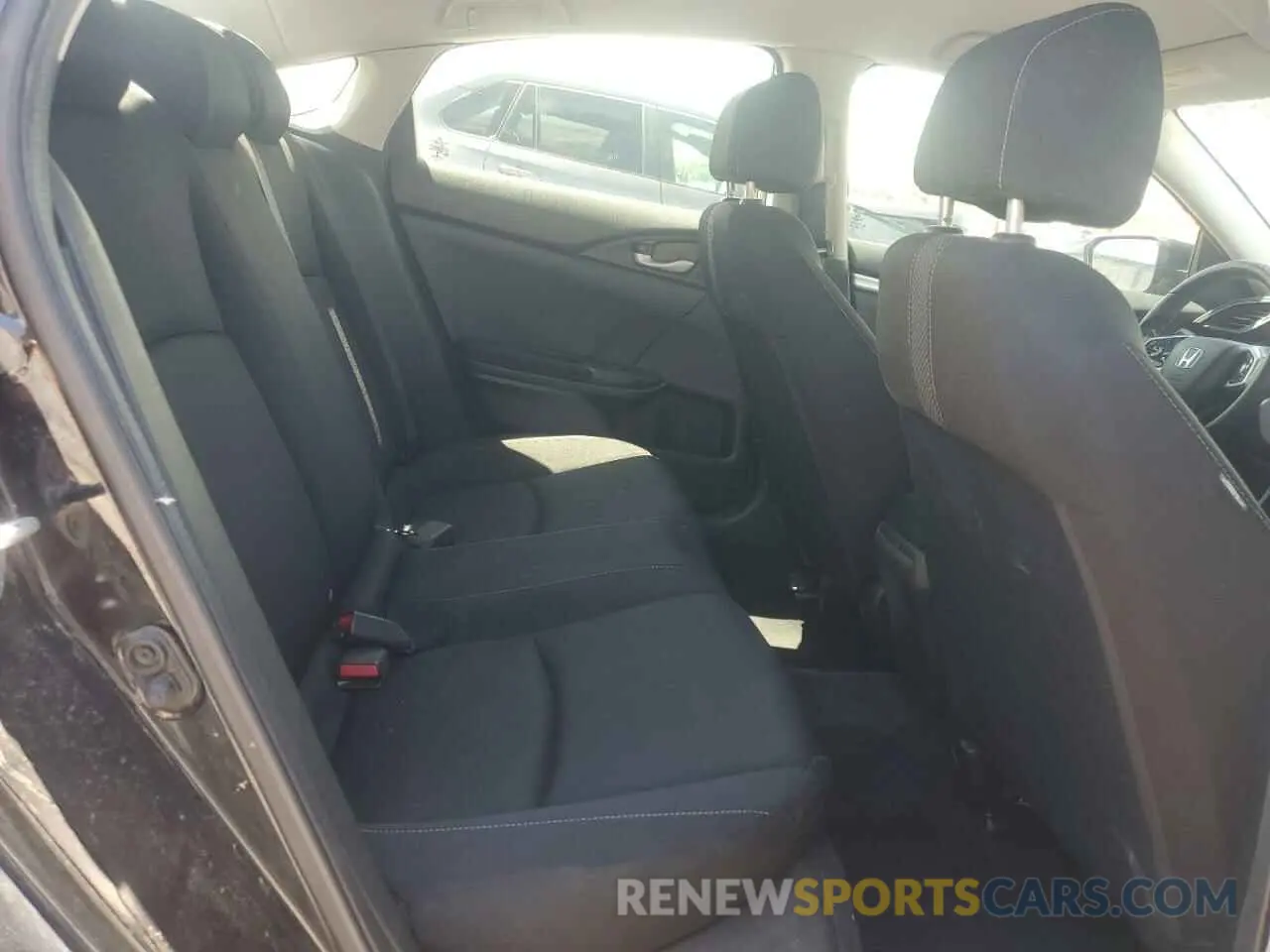 10 Photograph of a damaged car 19XFC2F65KE035572 HONDA CIVIC 2019