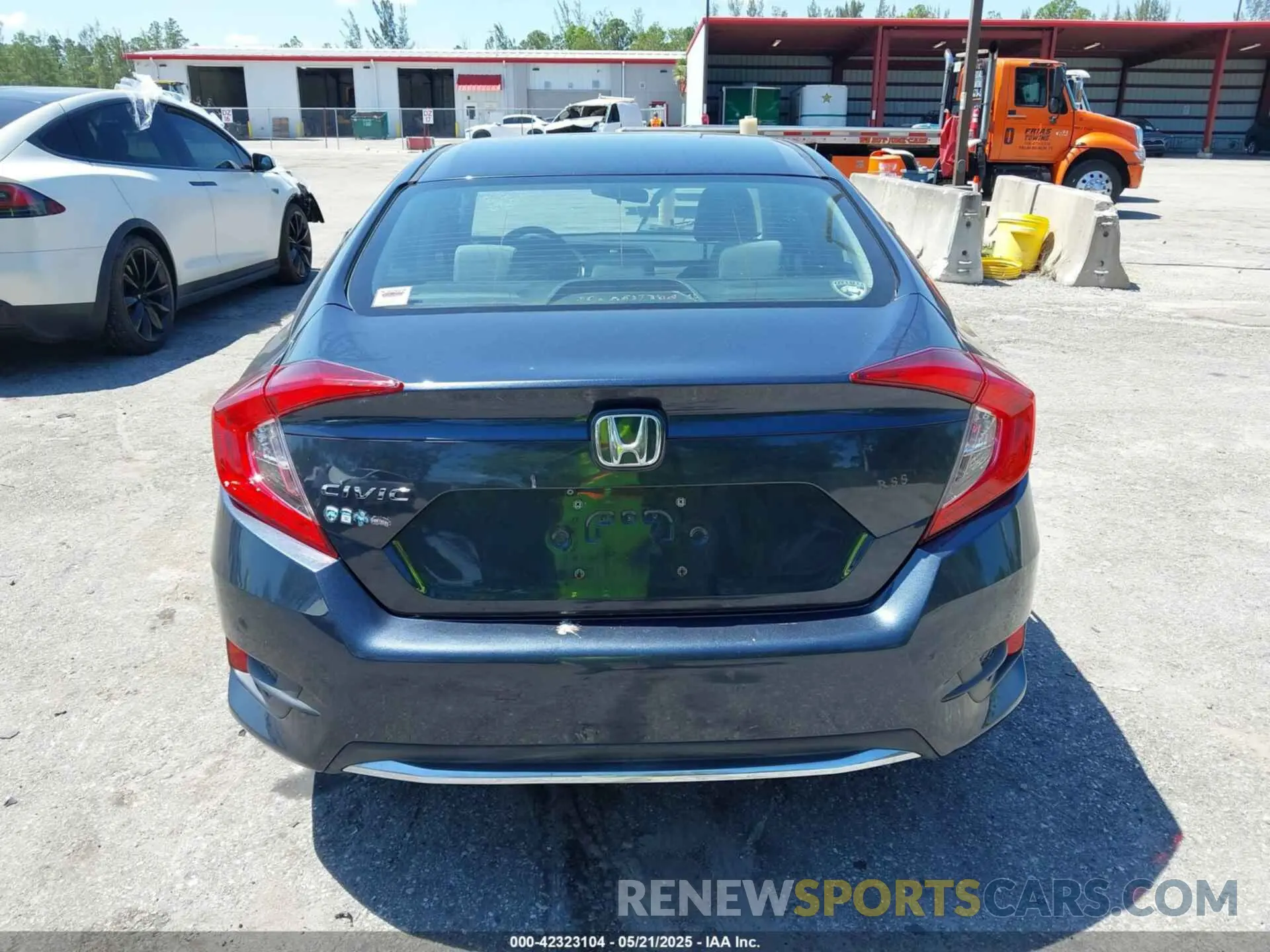 16 Photograph of a damaged car 19XFC2F65KE038312 HONDA CIVIC 2019