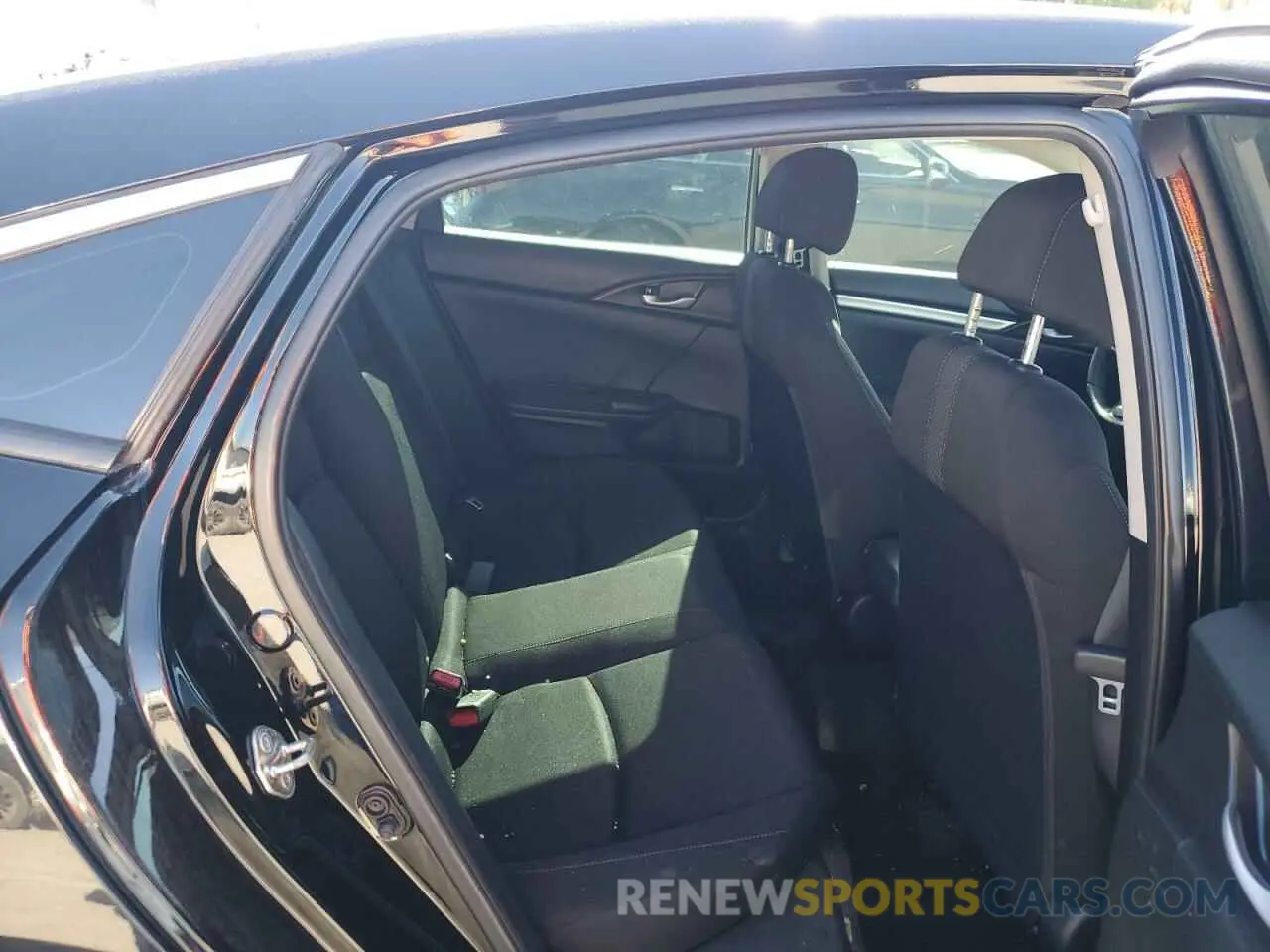 10 Photograph of a damaged car 19XFC2F66KE010891 HONDA CIVIC 2019