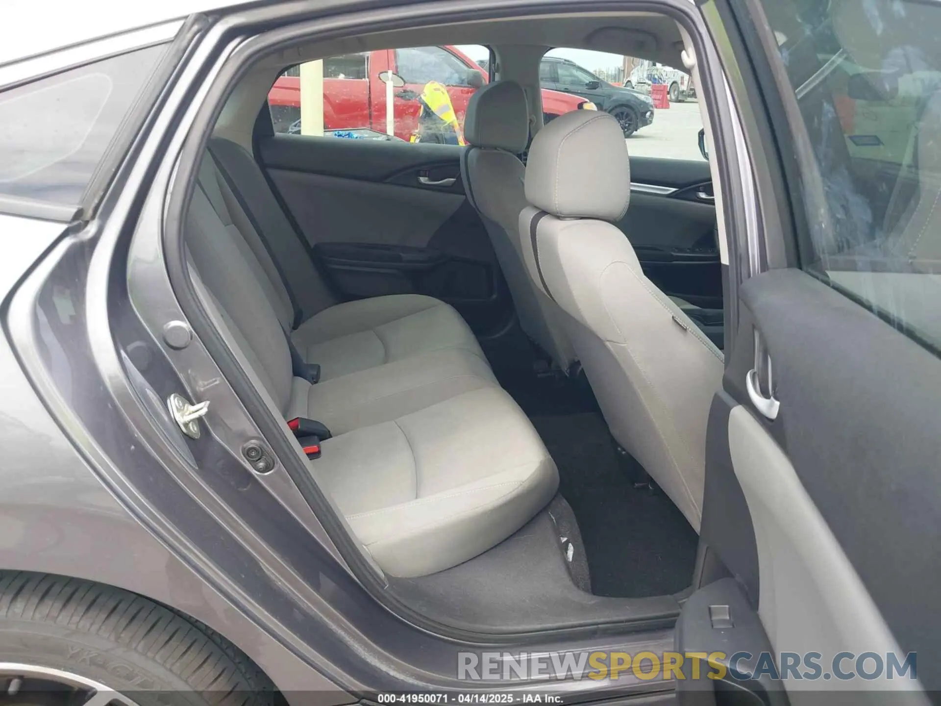 8 Photograph of a damaged car 19XFC2F66KE020594 HONDA CIVIC 2019