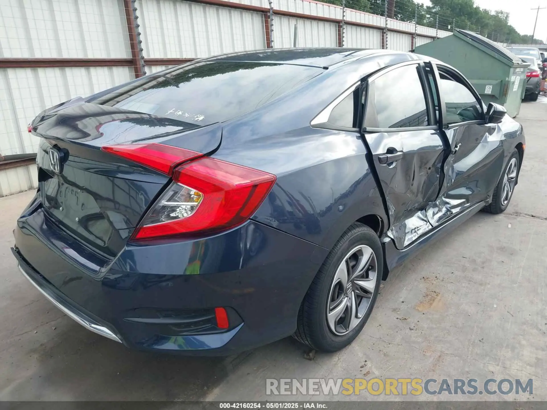 4 Photograph of a damaged car 19XFC2F66KE048315 HONDA CIVIC 2019