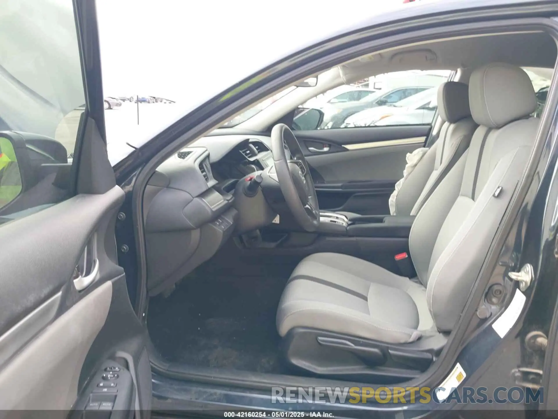 5 Photograph of a damaged car 19XFC2F66KE048315 HONDA CIVIC 2019