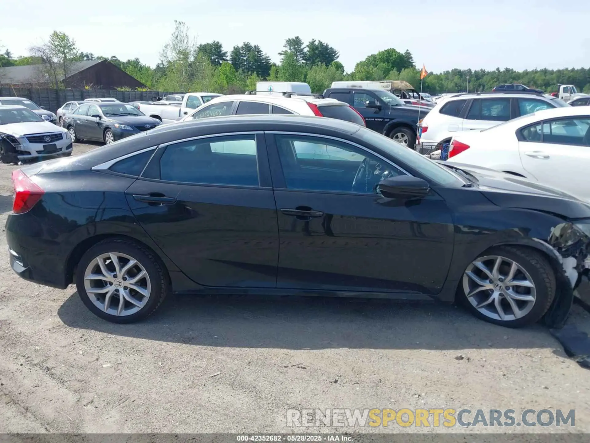 13 Photograph of a damaged car 19XFC2F66KE202263 HONDA CIVIC 2019