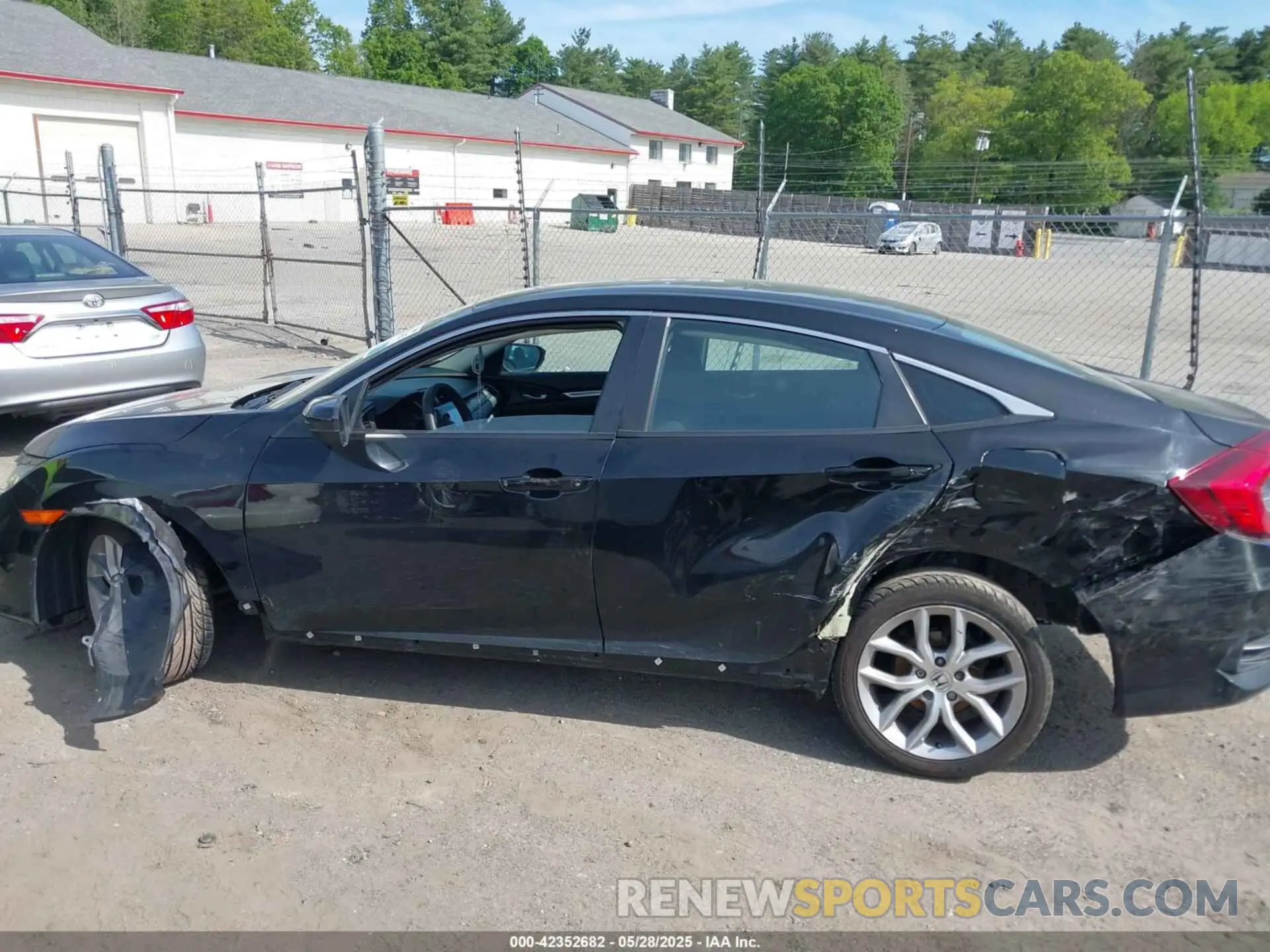 14 Photograph of a damaged car 19XFC2F66KE202263 HONDA CIVIC 2019
