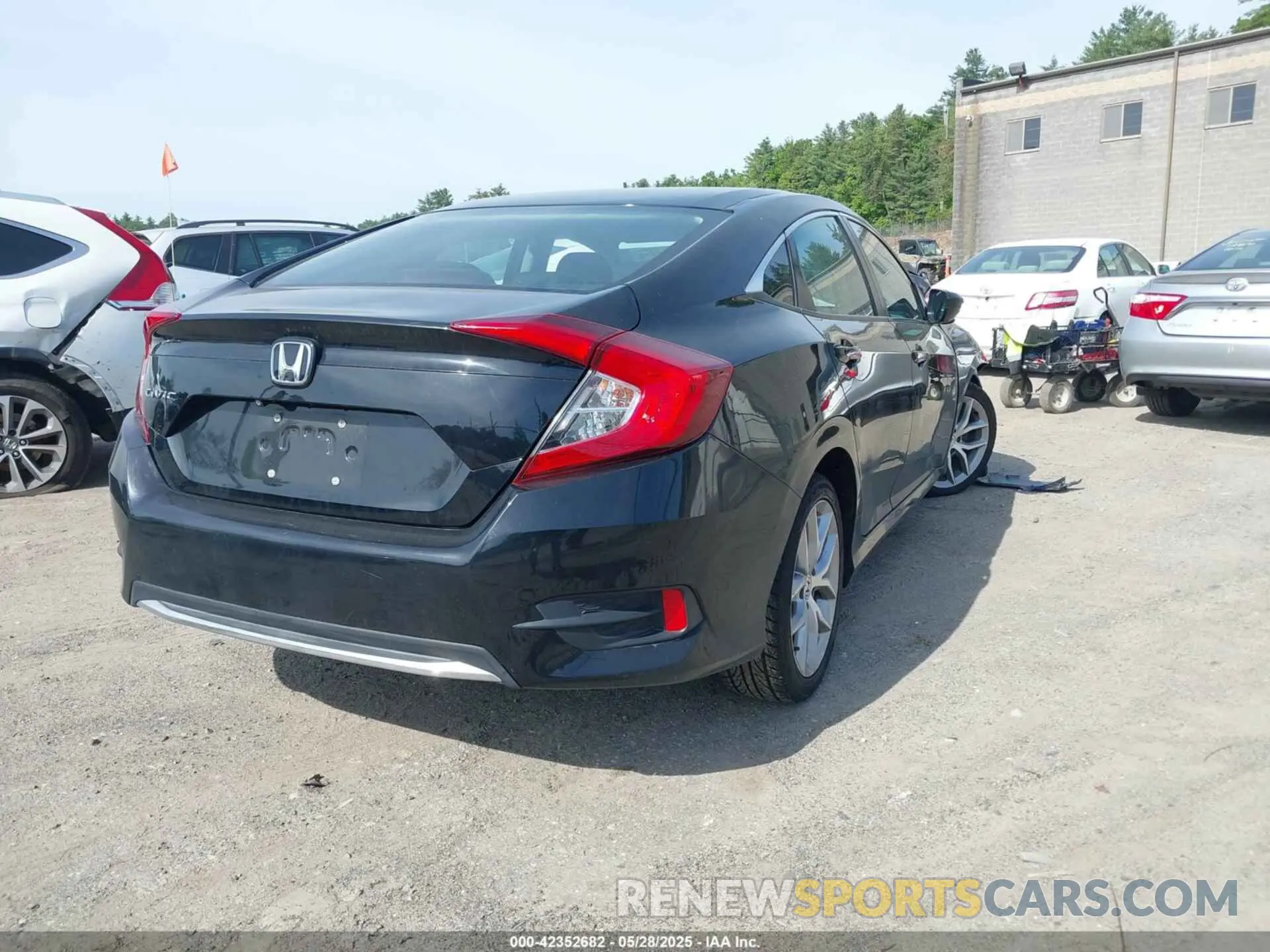 4 Photograph of a damaged car 19XFC2F66KE202263 HONDA CIVIC 2019