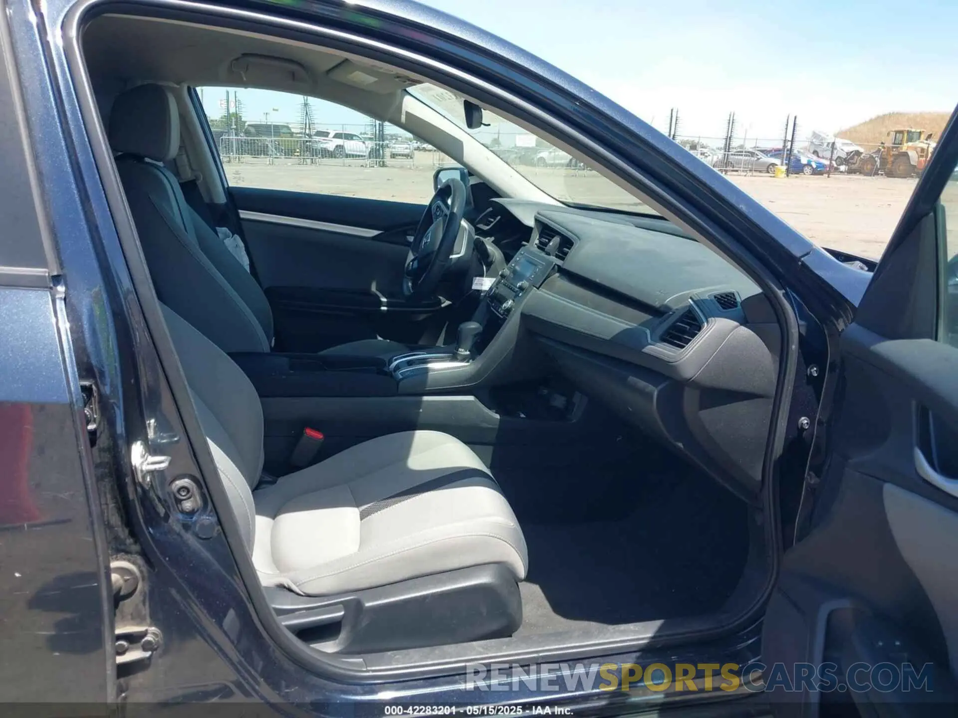 5 Photograph of a damaged car 19XFC2F66KE209682 HONDA CIVIC 2019