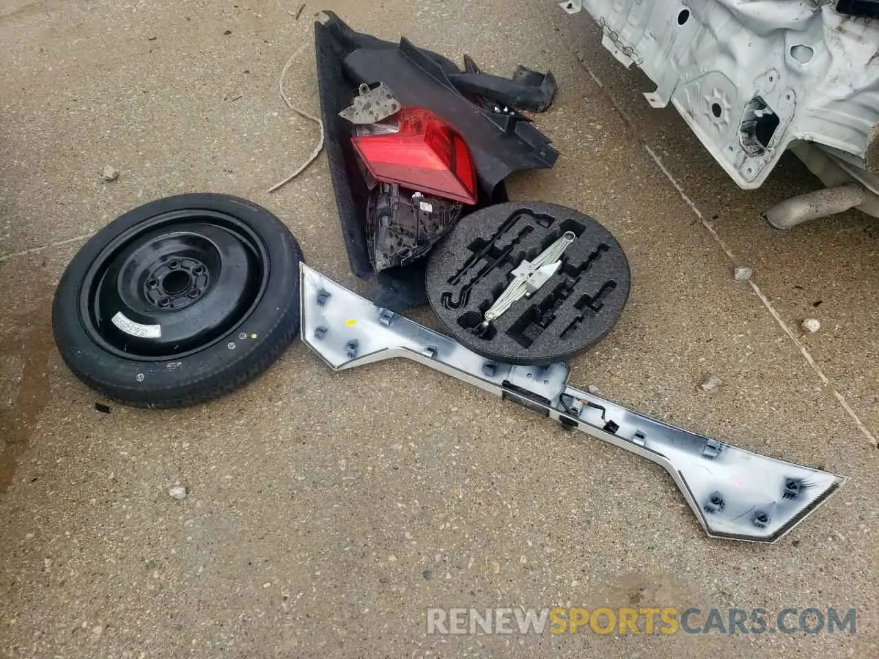 12 Photograph of a damaged car 19XFC2F67KE003349 HONDA CIVIC 2019