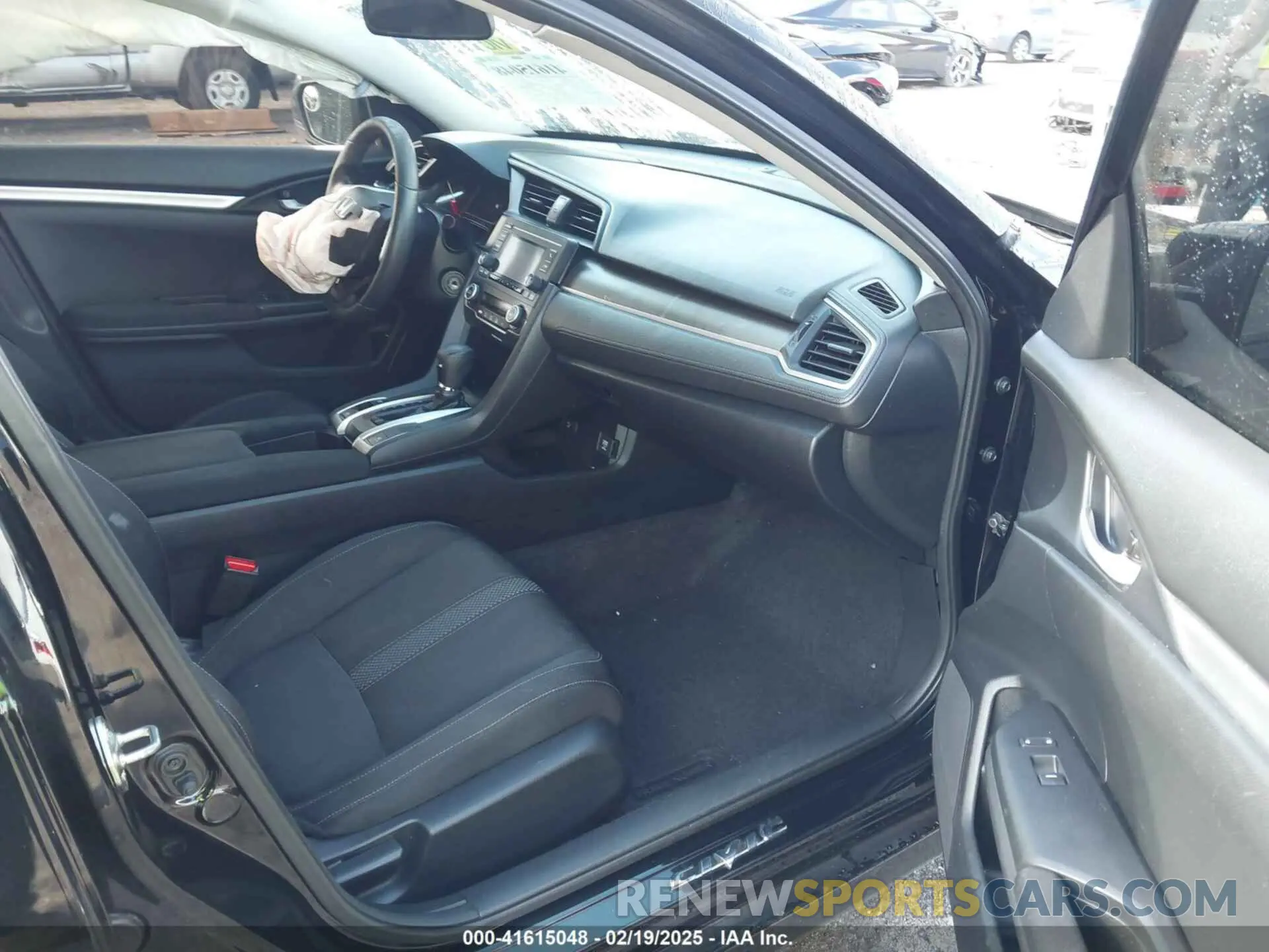 5 Photograph of a damaged car 19XFC2F67KE017168 HONDA CIVIC 2019