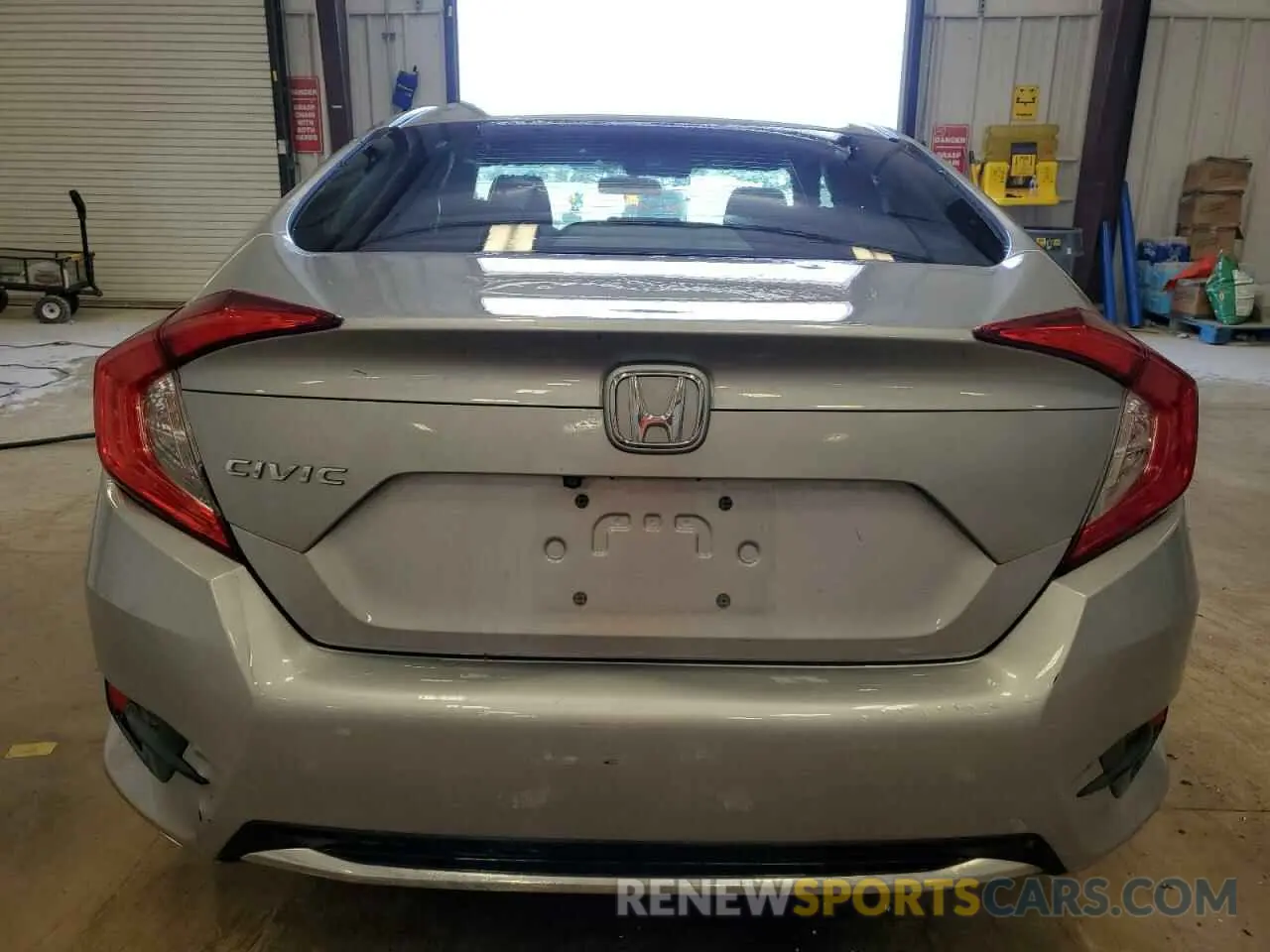6 Photograph of a damaged car 19XFC2F68KE011783 HONDA CIVIC 2019