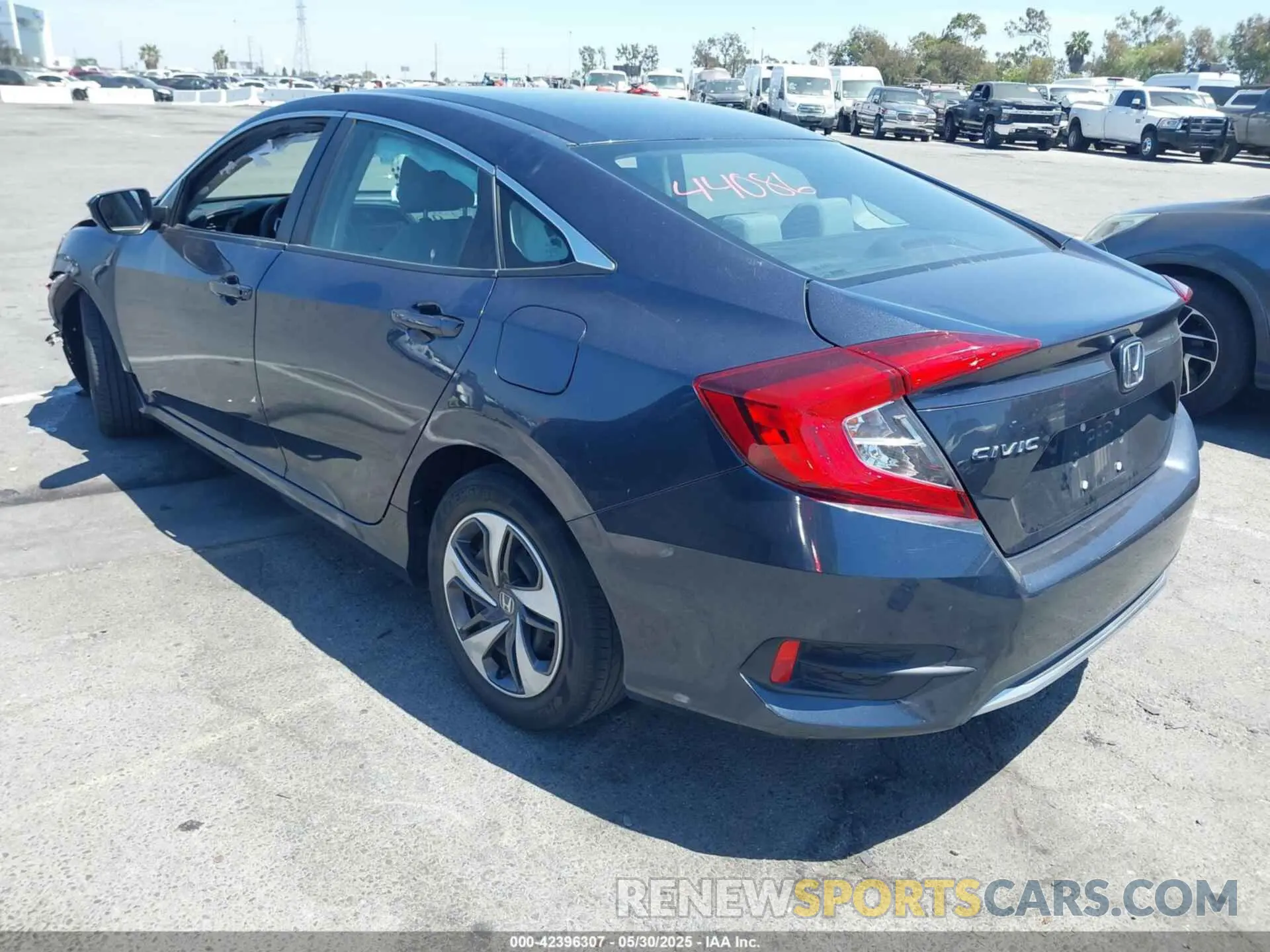 3 Photograph of a damaged car 19XFC2F68KE207013 HONDA CIVIC 2019