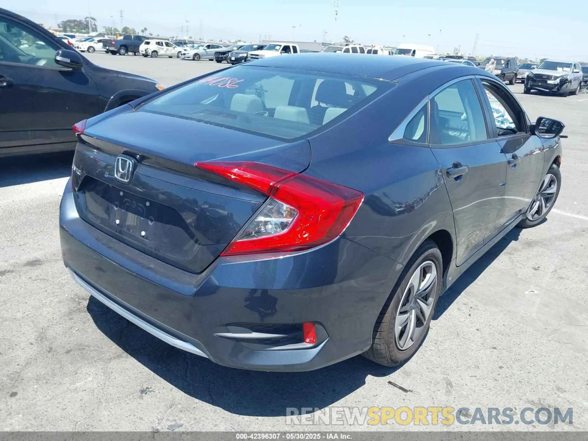 4 Photograph of a damaged car 19XFC2F68KE207013 HONDA CIVIC 2019