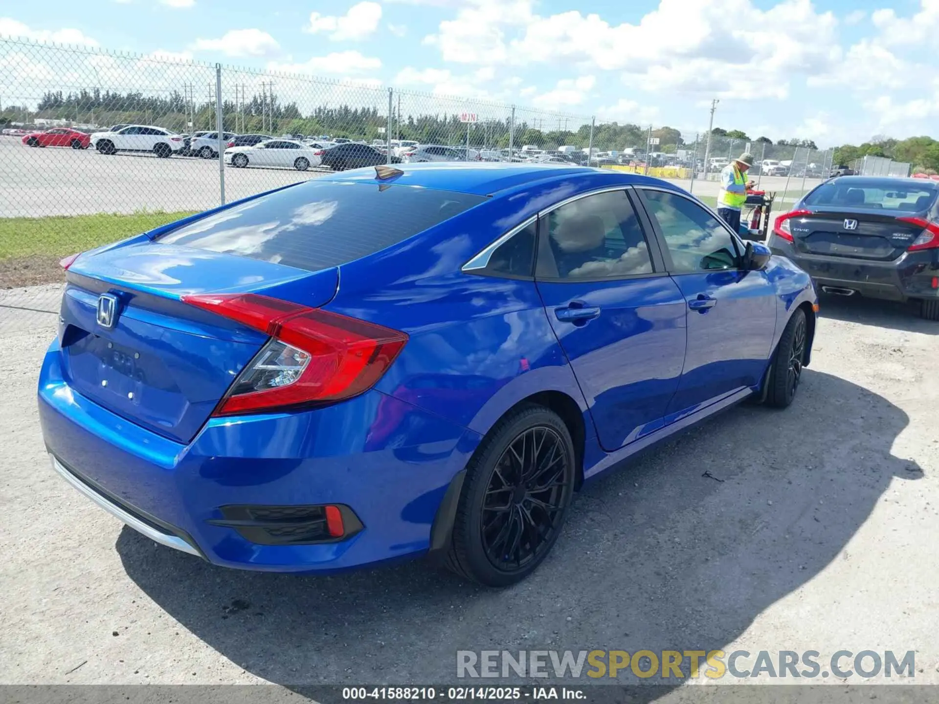 4 Photograph of a damaged car 19XFC2F69KE042024 HONDA CIVIC 2019