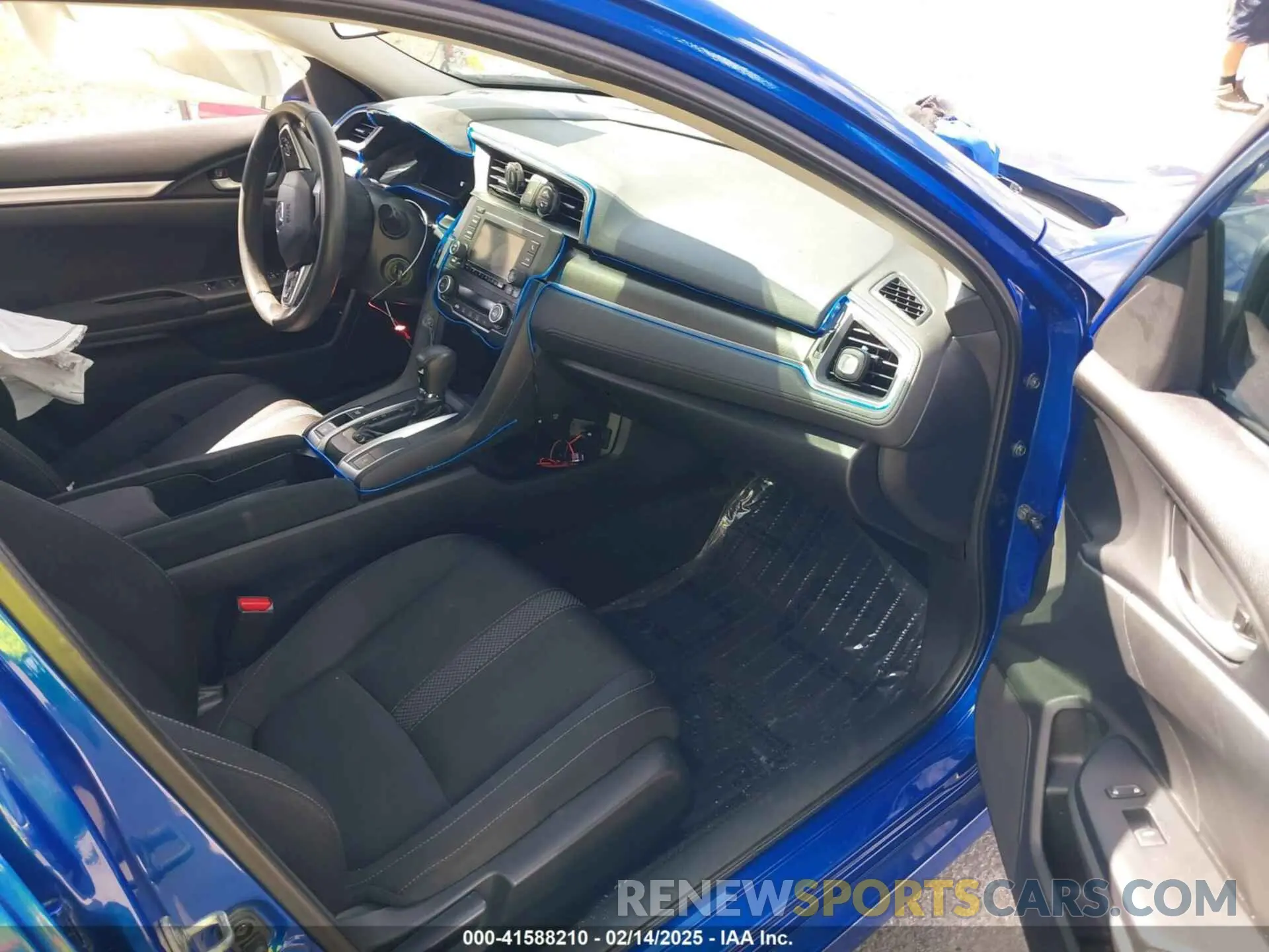 5 Photograph of a damaged car 19XFC2F69KE042024 HONDA CIVIC 2019