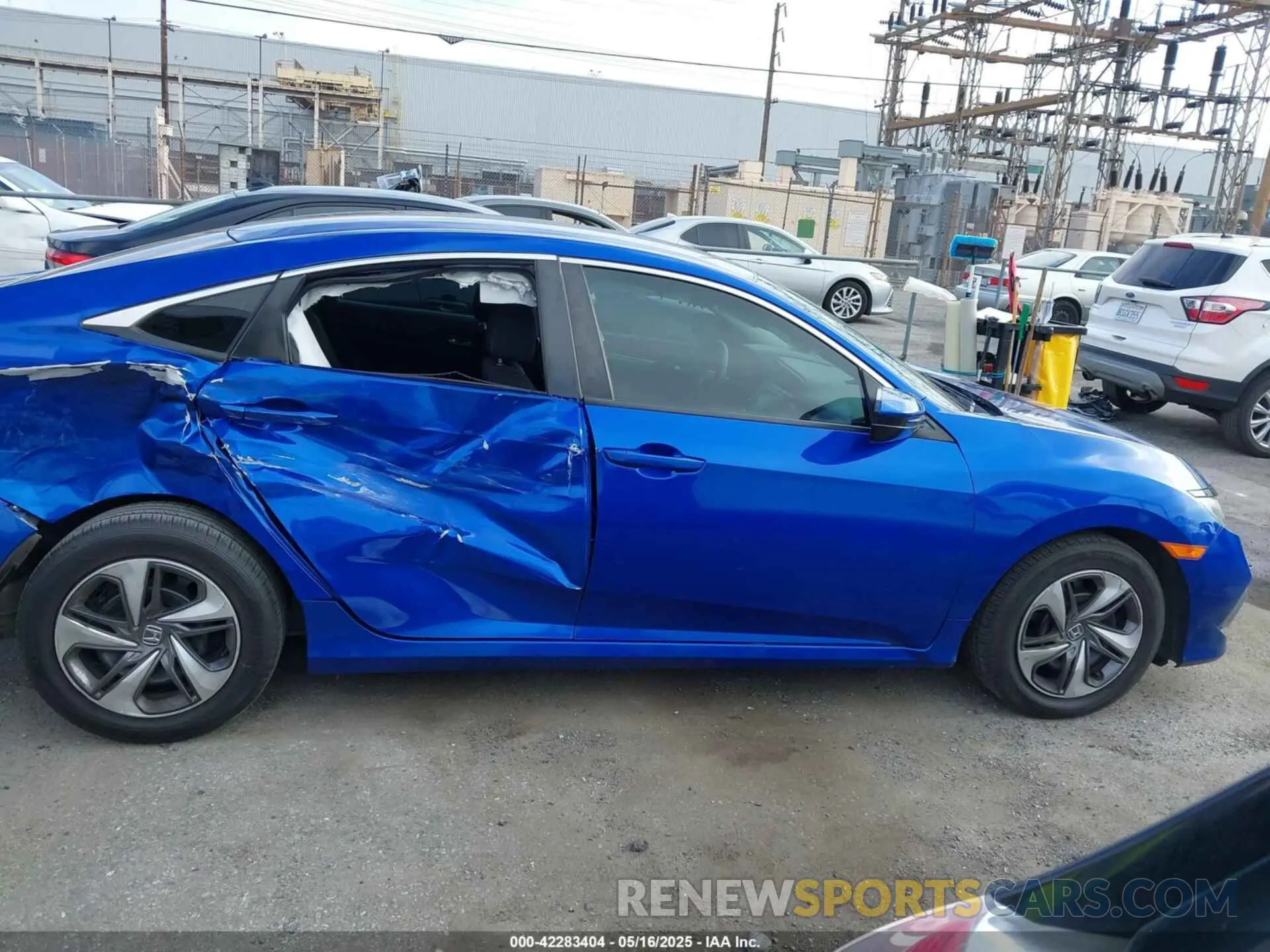 13 Photograph of a damaged car 19XFC2F69KE042590 HONDA CIVIC 2019