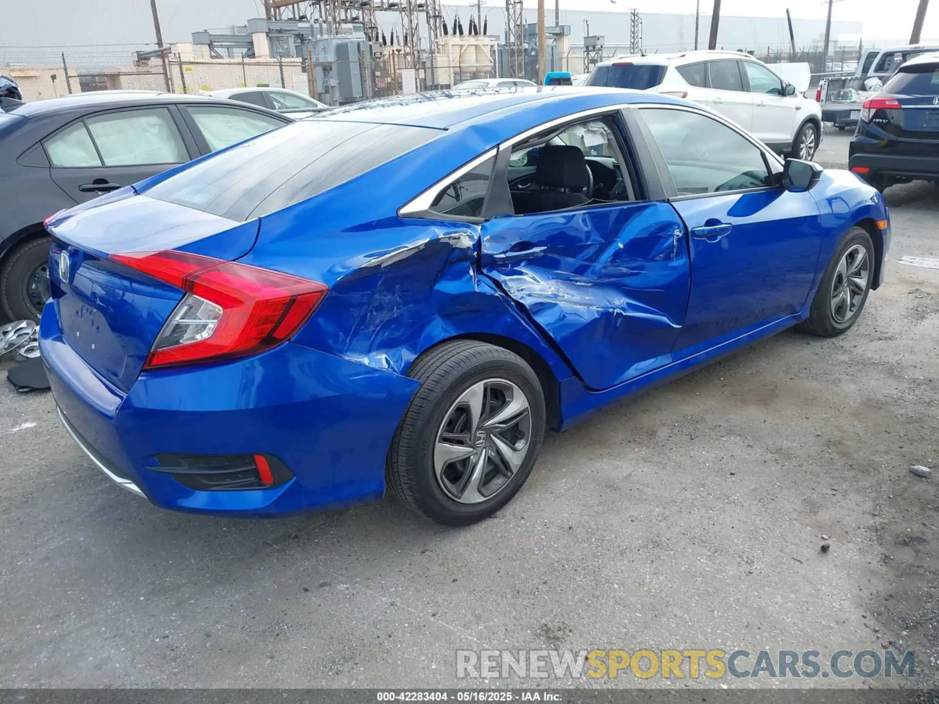 4 Photograph of a damaged car 19XFC2F69KE042590 HONDA CIVIC 2019