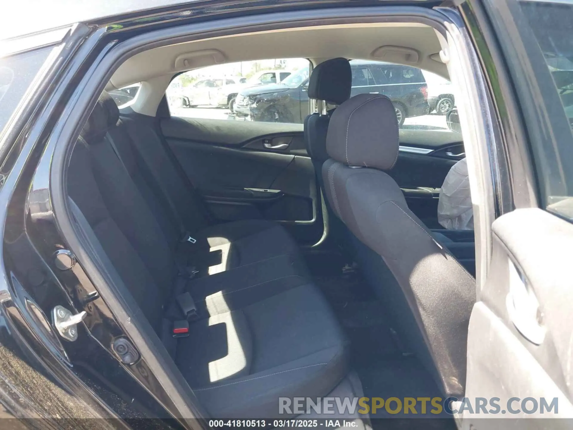 8 Photograph of a damaged car 19XFC2F69KE047045 HONDA CIVIC 2019