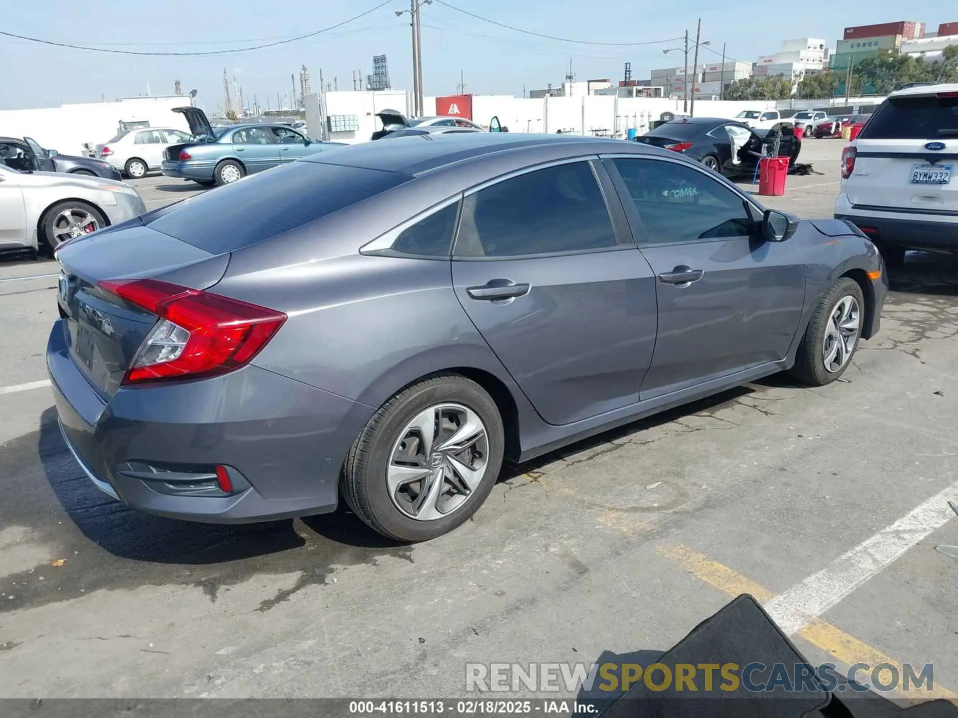 4 Photograph of a damaged car 19XFC2F69KE047109 HONDA CIVIC 2019
